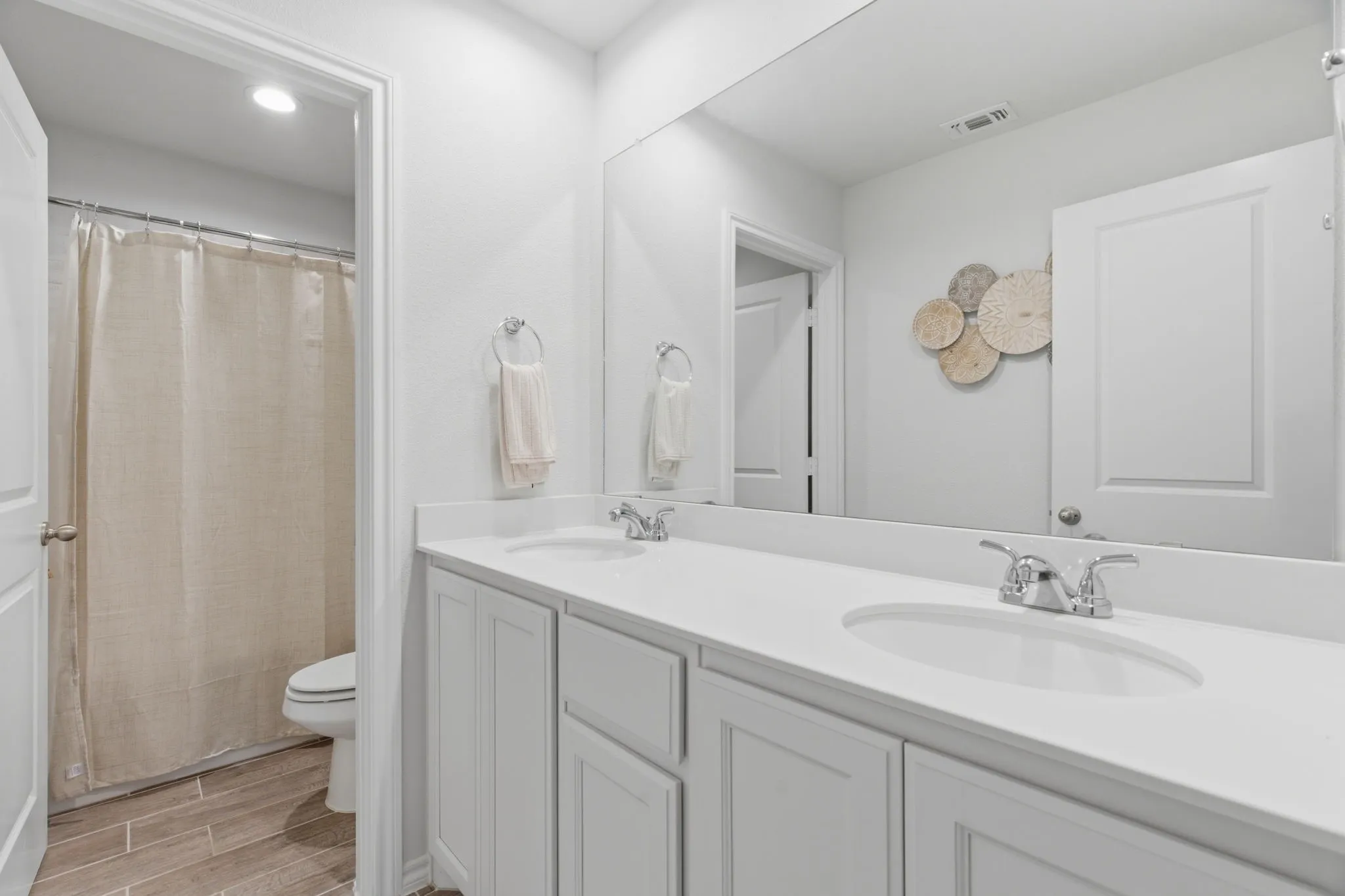 Single Family Residence For Rent in Denton County , 1017 King Street, Aubrey, Texas 76227, 3 Bedroom, 3 Bathroom, 2 Garage spaces, 2,120 Sqft, built in 2023, mls#21341313, Real Estate Agent in Aubrey, Homes For Rent in Denton county, Homes For Rent in Aubrey, Realtor in Aubrey Texas, Real Estate Brokerage Independent Realty Texas, Luminita Cordes Realtor