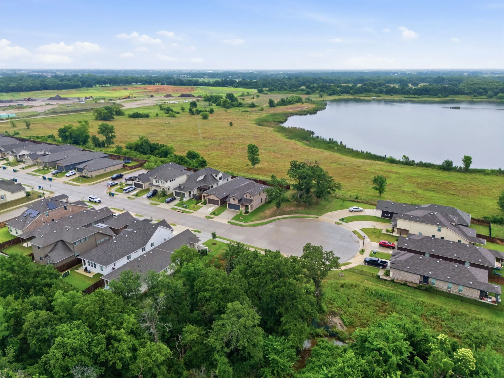 Single Family Residence For Rent in Denton County , 1017 King Street, Aubrey, Texas 76227, 3 Bedroom, 3 Bathroom, 2 Garage spaces, 2,120 Sqft, built in 2023, mls#21341313, Real Estate Agent in Aubrey, Homes For Rent in Denton county, Homes For Rent in Aubrey, Realtor in Aubrey Texas, Real Estate Brokerage Independent Realty Texas, Luminita Cordes Realtor