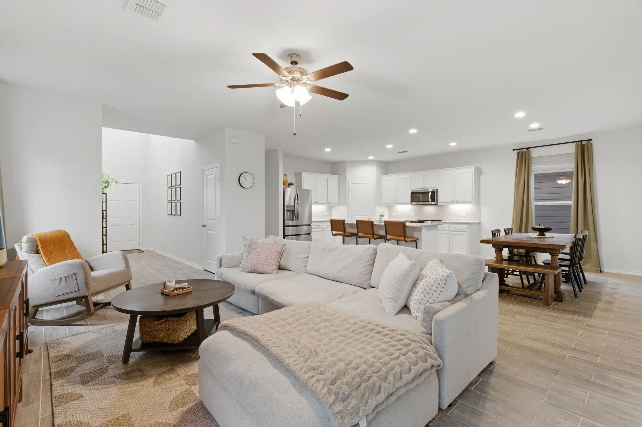 Single Family Residence For Rent in Denton County , 1017 King Street, Aubrey, Texas 76227, 3 Bedroom, 3 Bathroom, 2 Garage spaces, 2,120 Sqft, built in 2023, mls#21341313, Real Estate Agent in Aubrey, Homes For Rent in Denton county, Homes For Rent in Aubrey, Realtor in Aubrey Texas, Real Estate Brokerage Independent Realty Texas, Luminita Cordes Realtor