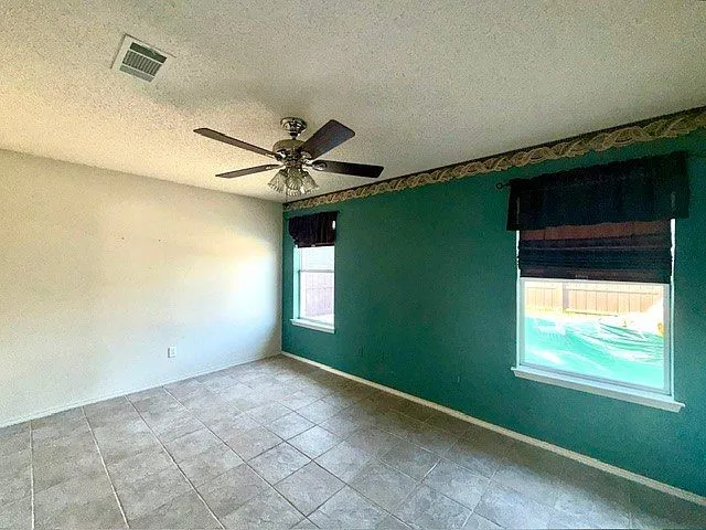 Single Family Residence For Sale in Johnson County , 959 Aaron Drive, Burleson, Texas 76028, 3 Bedroom, 2 Bathroom, 2 Garage spaces, 1,766 Sqft, built in 2002, mls#21340720, Real Estate Agent in Burleson, Homes For Sale in Johnson county, Homes For Sale in Burleson, Realtor in Burleson Texas, Real Estate Brokerage Independent Realty Texas, Luminita Cordes Realtor