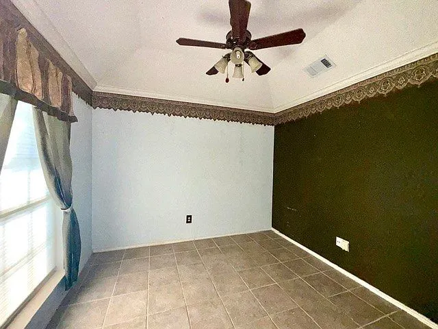 Single Family Residence For Sale in Johnson County , 959 Aaron Drive, Burleson, Texas 76028, 3 Bedroom, 2 Bathroom, 2 Garage spaces, 1,766 Sqft, built in 2002, mls#21340720, Real Estate Agent in Burleson, Homes For Sale in Johnson county, Homes For Sale in Burleson, Realtor in Burleson Texas, Real Estate Brokerage Independent Realty Texas, Luminita Cordes Realtor