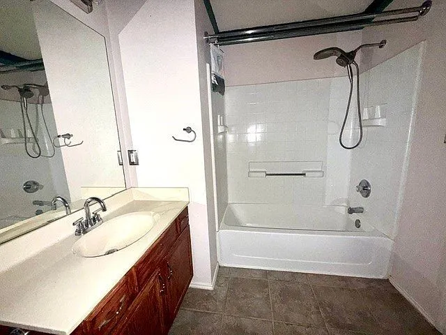 Single Family Residence For Sale in Johnson County , 959 Aaron Drive, Burleson, Texas 76028, 3 Bedroom, 2 Bathroom, 2 Garage spaces, 1,766 Sqft, built in 2002, mls#21340720, Real Estate Agent in Burleson, Homes For Sale in Johnson county, Homes For Sale in Burleson, Realtor in Burleson Texas, Real Estate Brokerage Independent Realty Texas, Luminita Cordes Realtor