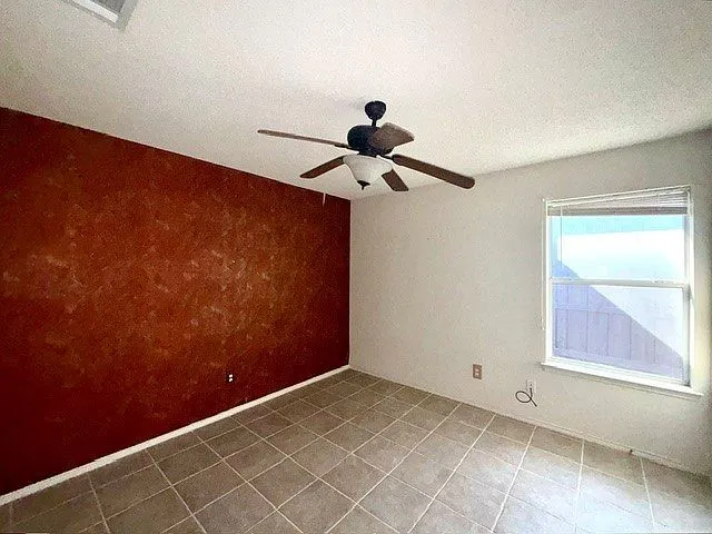 Single Family Residence For Sale in Johnson County , 959 Aaron Drive, Burleson, Texas 76028, 3 Bedroom, 2 Bathroom, 2 Garage spaces, 1,766 Sqft, built in 2002, mls#21340720, Real Estate Agent in Burleson, Homes For Sale in Johnson county, Homes For Sale in Burleson, Realtor in Burleson Texas, Real Estate Brokerage Independent Realty Texas, Luminita Cordes Realtor