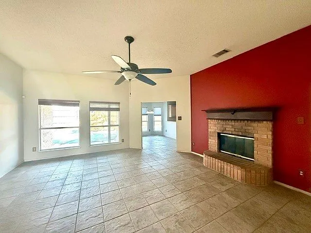 Single Family Residence For Sale in Johnson County , 959 Aaron Drive, Burleson, Texas 76028, 3 Bedroom, 2 Bathroom, 2 Garage spaces, 1,766 Sqft, built in 2002, mls#21340720, Real Estate Agent in Burleson, Homes For Sale in Johnson county, Homes For Sale in Burleson, Realtor in Burleson Texas, Real Estate Brokerage Independent Realty Texas, Luminita Cordes Realtor