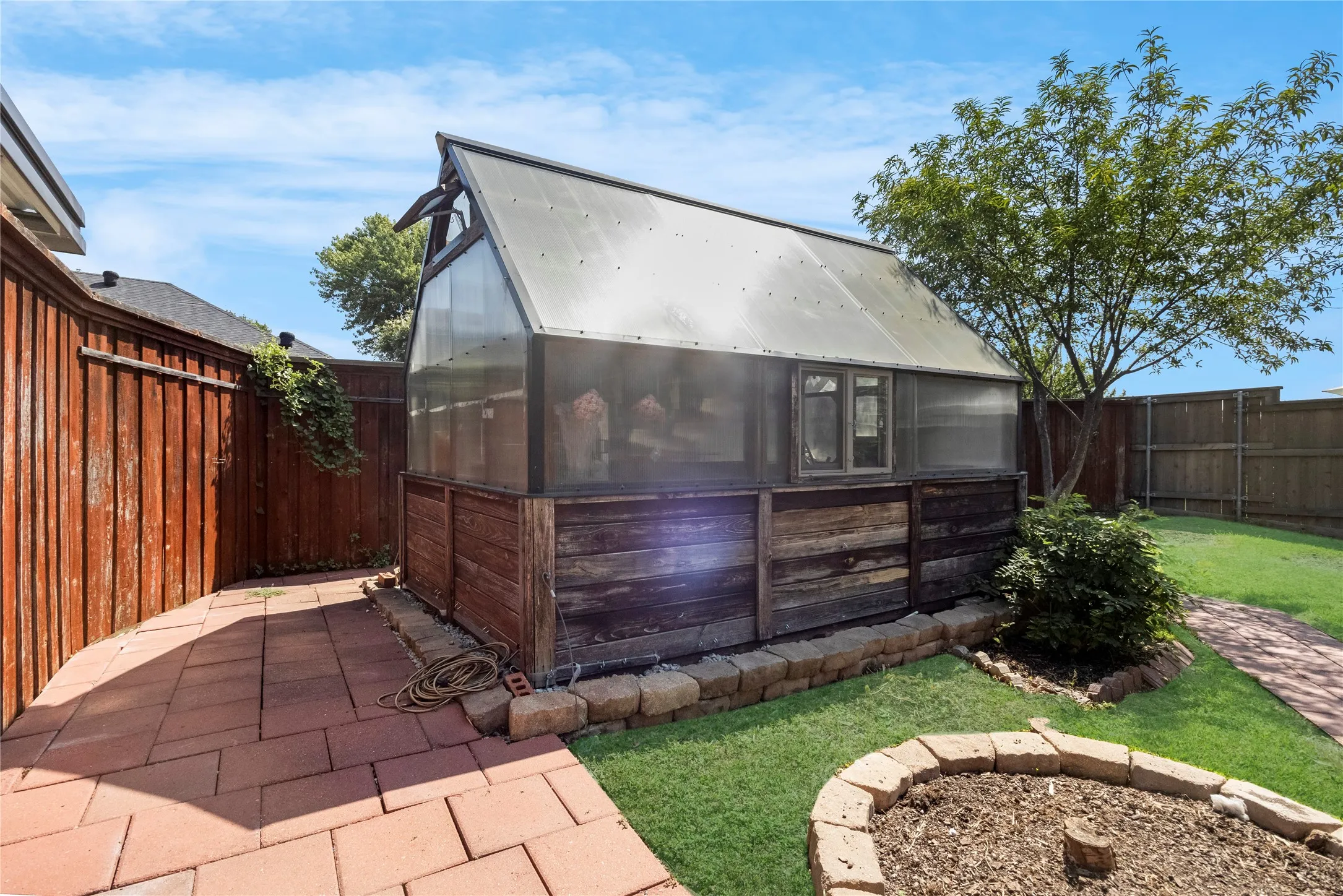 Single Family Residence For Sale in Denton County , 1226 Stillwater Trail, Carrollton, Texas 75007, 4 Bedroom, 3 Bathroom, 2 Garage spaces, 2,228 Sqft, built in 1986, mls#21341281, Real Estate Agent in Carrollton, Homes For Sale in Denton county, Homes For Sale in Carrollton, Realtor in Carrollton Texas, Real Estate Brokerage Independent Realty Texas, Luminita Cordes Realtor