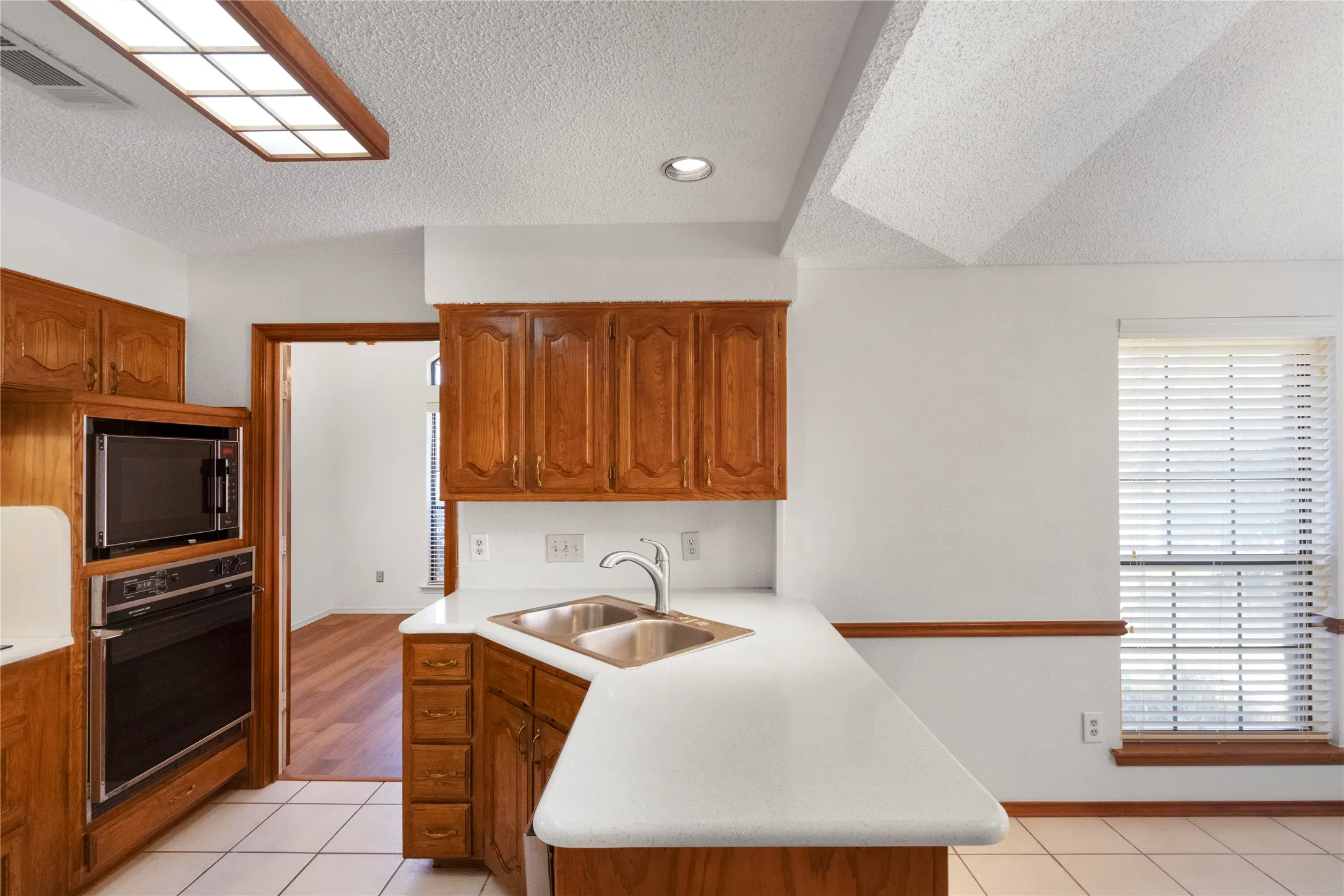 Single Family Residence For Sale in Denton County , 1226 Stillwater Trail, Carrollton, Texas 75007, 4 Bedroom, 3 Bathroom, 2 Garage spaces, 2,228 Sqft, built in 1986, mls#21341281, Real Estate Agent in Carrollton, Homes For Sale in Denton county, Homes For Sale in Carrollton, Realtor in Carrollton Texas, Real Estate Brokerage Independent Realty Texas, Luminita Cordes Realtor