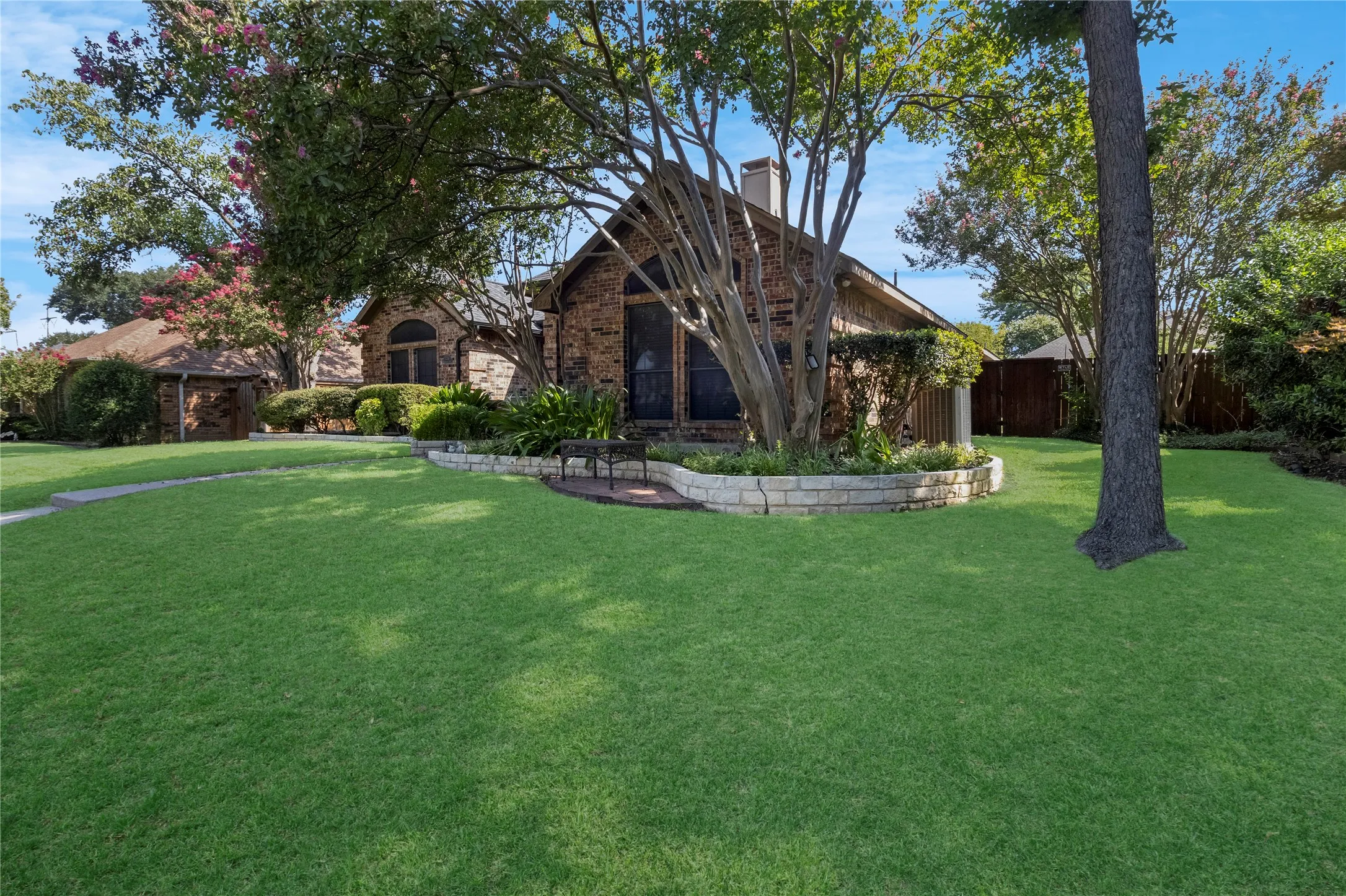 Single Family Residence For Sale in Denton County , 1226 Stillwater Trail, Carrollton, Texas 75007, 4 Bedroom, 3 Bathroom, 2 Garage spaces, 2,228 Sqft, built in 1986, mls#21341281, Real Estate Agent in Carrollton, Homes For Sale in Denton county, Homes For Sale in Carrollton, Realtor in Carrollton Texas, Real Estate Brokerage Independent Realty Texas, Luminita Cordes Realtor