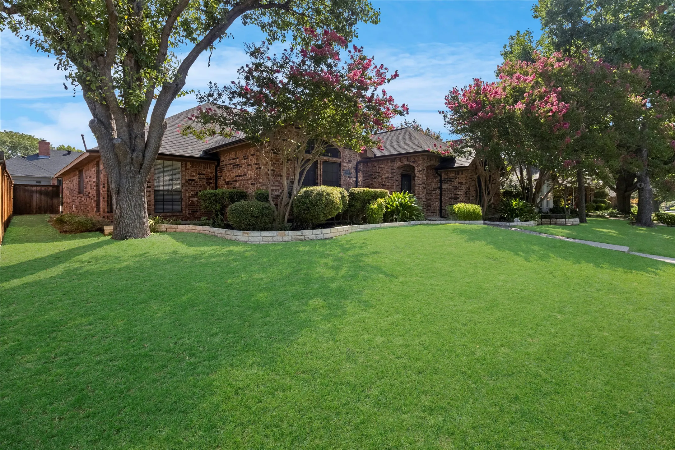Single Family Residence For Sale in Denton County , 1226 Stillwater Trail, Carrollton, Texas 75007, 4 Bedroom, 3 Bathroom, 2 Garage spaces, 2,228 Sqft, built in 1986, mls#21341281, Real Estate Agent in Carrollton, Homes For Sale in Denton county, Homes For Sale in Carrollton, Realtor in Carrollton Texas, Real Estate Brokerage Independent Realty Texas, Luminita Cordes Realtor
