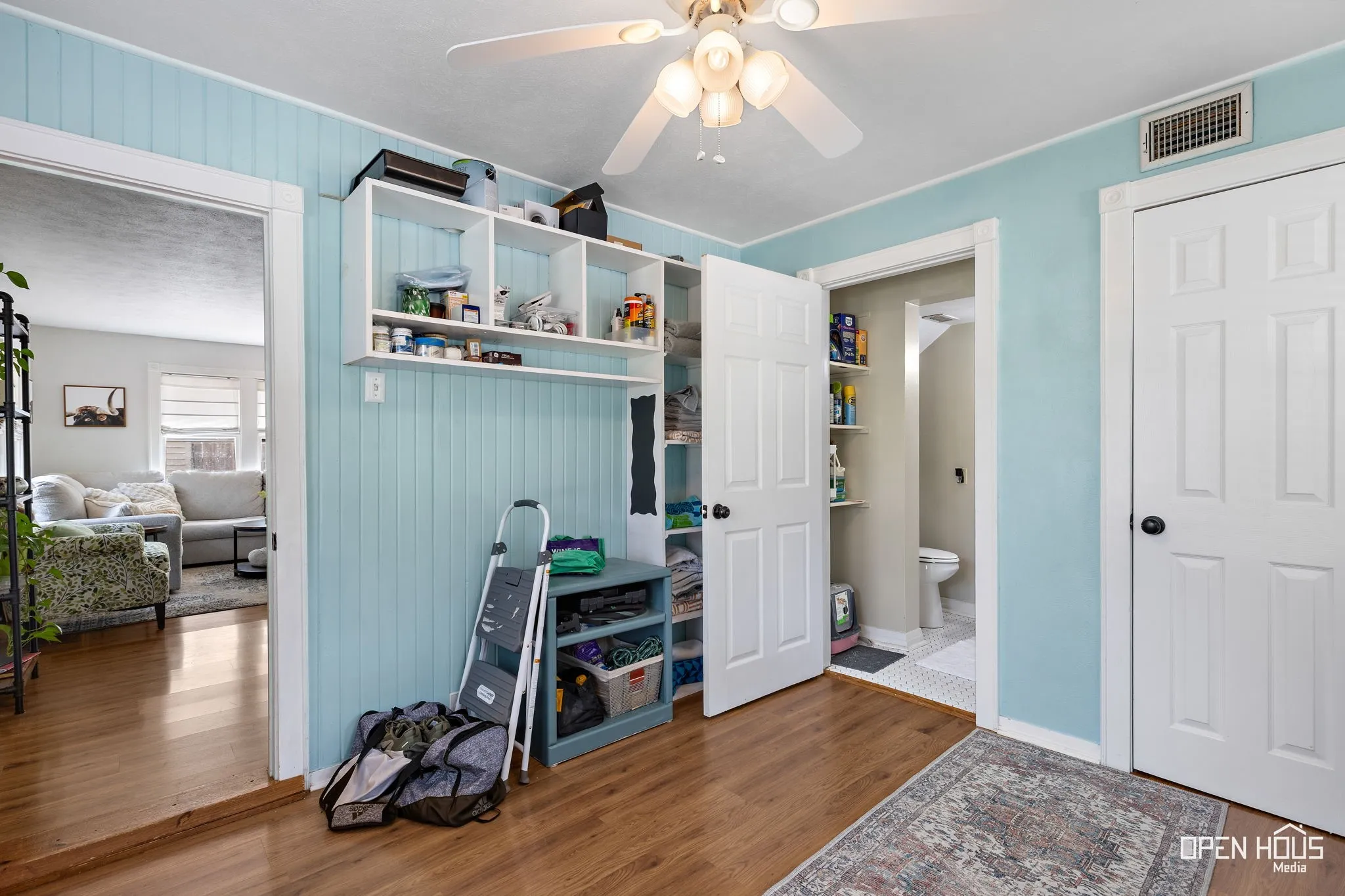 Single Family Residence For Sale in Wichita County , 1700 Tilden Street, Wichita Falls, Texas 76309, 4 Bedroom, 2 Bathroom, Garage spaces, 1,712 Sqft, built in 1928, mls#21341329, Real Estate Agent in Wichita Falls, Homes For Sale in Wichita county, Homes For Sale in Wichita Falls, Realtor in Wichita Falls Texas, Real Estate Brokerage Independent Realty Texas, Luminita Cordes Realtor