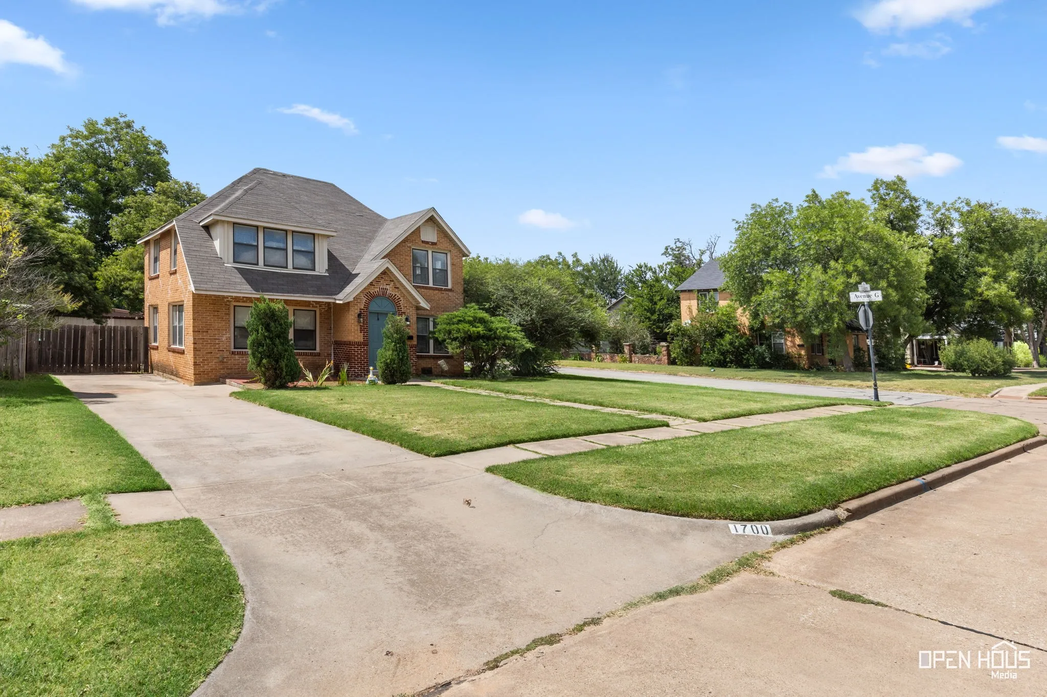 Single Family Residence For Sale in Wichita County , 1700 Tilden Street, Wichita Falls, Texas 76309, 4 Bedroom, 2 Bathroom, Garage spaces, 1,712 Sqft, built in 1928, mls#21341329, Real Estate Agent in Wichita Falls, Homes For Sale in Wichita county, Homes For Sale in Wichita Falls, Realtor in Wichita Falls Texas, Real Estate Brokerage Independent Realty Texas, Luminita Cordes Realtor