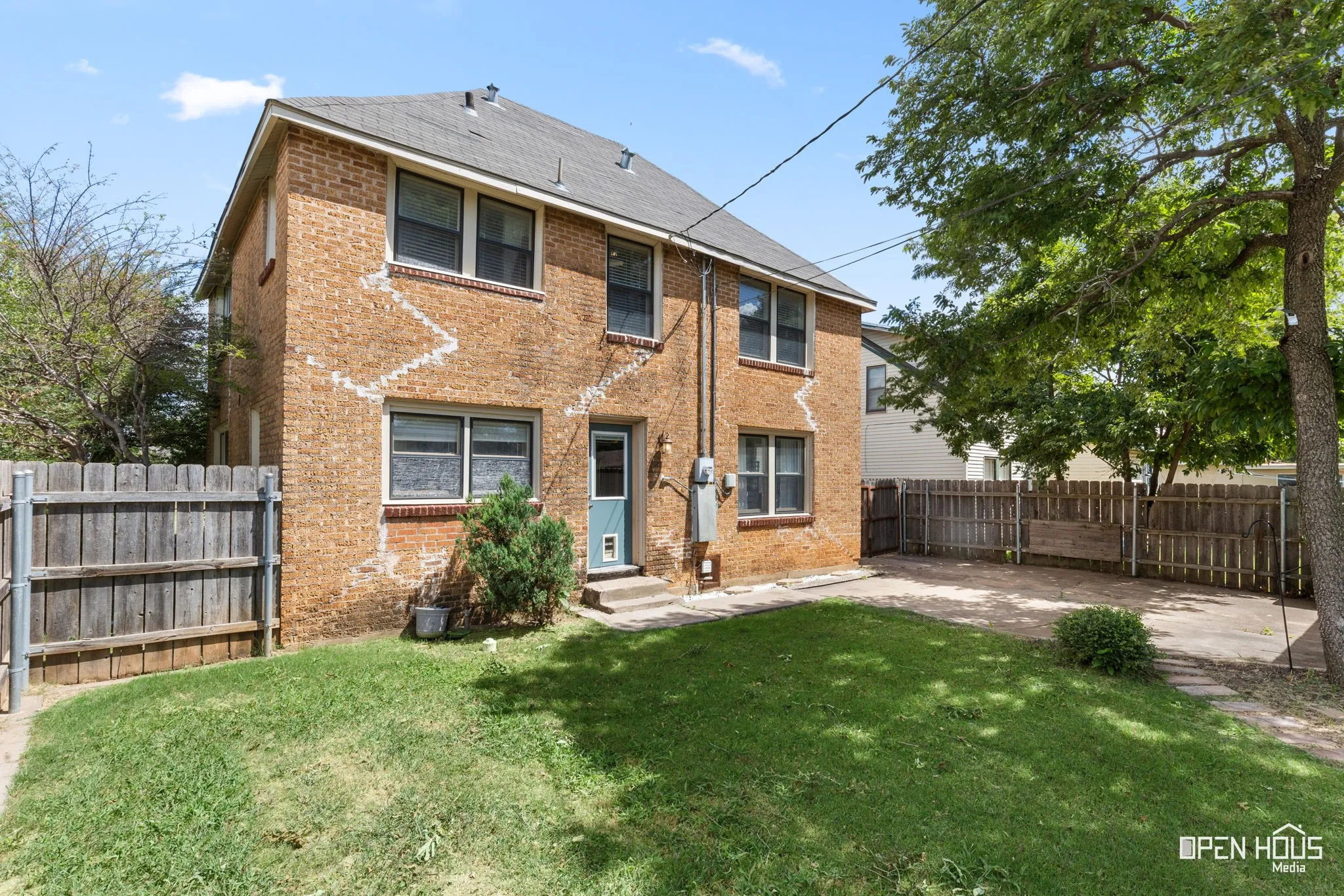 Single Family Residence For Sale in Wichita County , 1700 Tilden Street, Wichita Falls, Texas 76309, 4 Bedroom, 2 Bathroom, Garage spaces, 1,712 Sqft, built in 1928, mls#21341329, Real Estate Agent in Wichita Falls, Homes For Sale in Wichita county, Homes For Sale in Wichita Falls, Realtor in Wichita Falls Texas, Real Estate Brokerage Independent Realty Texas, Luminita Cordes Realtor