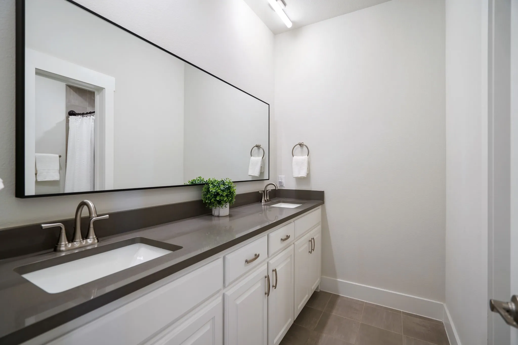 Townhouse For Rent in Denton County , 761 Cavitt Court, Prosper, Texas 75078, 3 Bedrooms, 3 Bathrooms, 2 Garage spaces, 1,815 Sqft, built in 2022, Price $3,250, mls#21341312, Real Estate Agent in Prosper, Homes For Rent in Denton county, Homes For Rent in Prosper, Realtor in Prosper Texas, Real Estate Brokerage Independent Realty Texas, Luminita Cordes Realtor