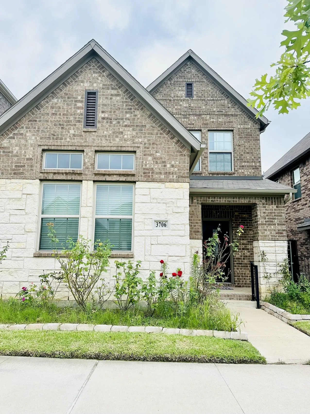 Single Family Residence For Rent in Dallas County , 3706 Glenn Mews, Rowlett, Texas 75089, 3 Bedroom, 3 Bathroom, 2 Garage spaces, 2,392 Sqft, built in 2020, mls#21341319, Real Estate Agent in Rowlett, Homes For Rent in Dallas county, Homes For Rent in Rowlett, Realtor in Rowlett Texas, Real Estate Brokerage Independent Realty Texas, Luminita Cordes Realtor