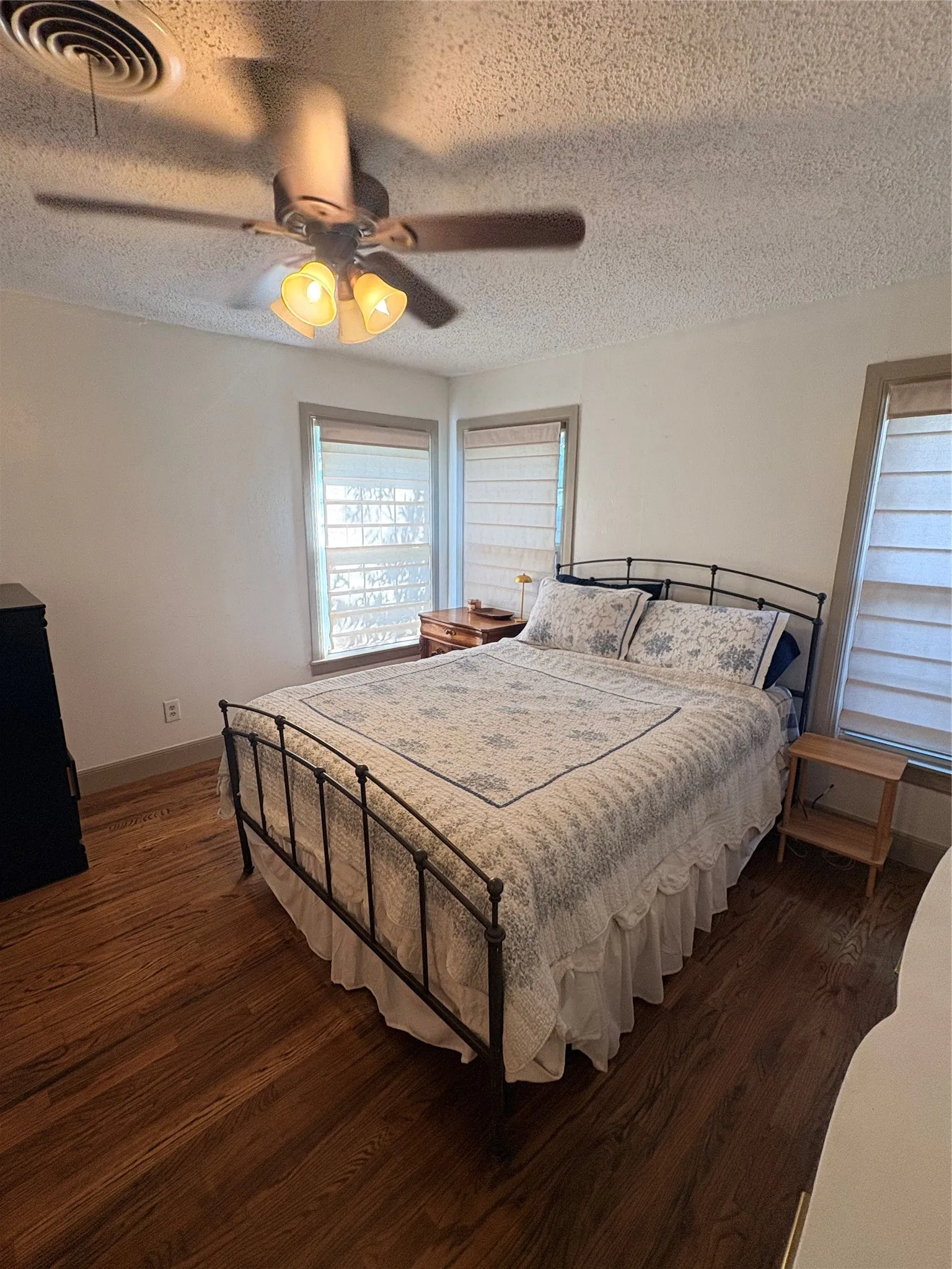 Single Family Residence For Sale in Taylor County , 501 Riverside Boulevard, Abilene, Texas 79605, 3 Bedroom, 2 Bathroom, 1 Garage spaces, 2,086 Sqft, built in 1949, mls#21340457, Real Estate Agent in Abilene, Homes For Sale in Taylor county, Homes For Sale in Abilene, Realtor in Abilene Texas, Real Estate Brokerage Independent Realty Texas, Luminita Cordes Realtor