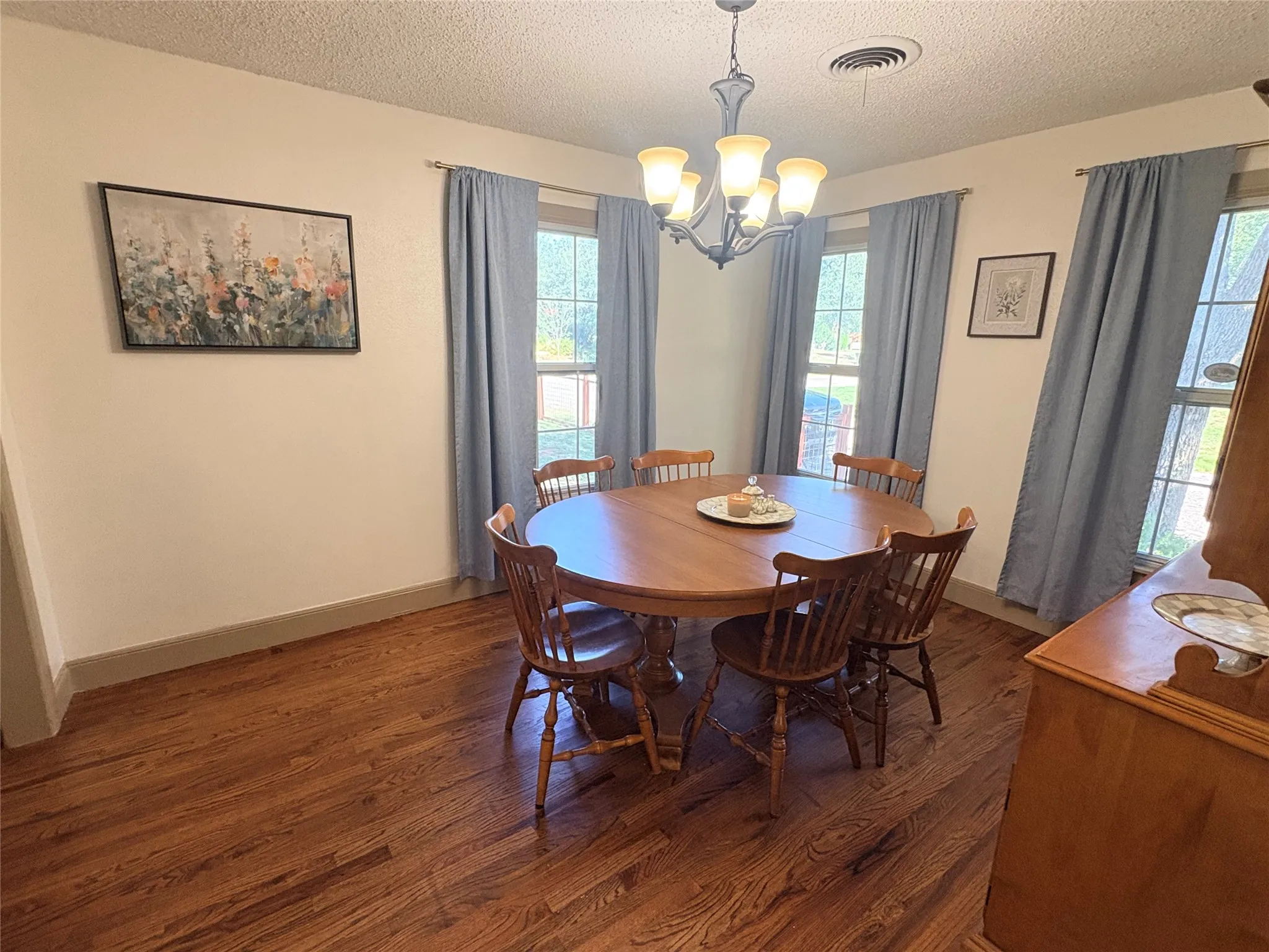 Single Family Residence For Sale in Taylor County , 501 Riverside Boulevard, Abilene, Texas 79605, 3 Bedroom, 2 Bathroom, 1 Garage spaces, 2,086 Sqft, built in 1949, mls#21340457, Real Estate Agent in Abilene, Homes For Sale in Taylor county, Homes For Sale in Abilene, Realtor in Abilene Texas, Real Estate Brokerage Independent Realty Texas, Luminita Cordes Realtor