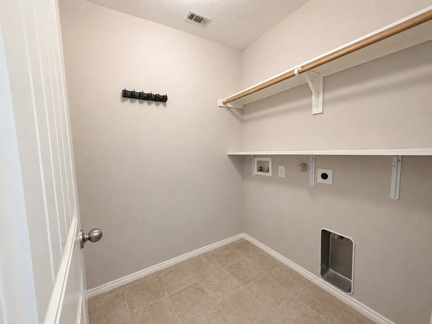 Single Family Residence For Sale in Rockwall County , 2313 Carrier Drive, Fate, Texas 75189, 4 Bedroom, 2 Bathroom, 2 Garage spaces, 1,561 Sqft, built in 2017, mls#21341296, Real Estate Agent in Fate, Homes For Sale in Rockwall county, Homes For Sale in Fate, Realtor in Fate Texas, Real Estate Brokerage Independent Realty Texas, Luminita Cordes Realtor