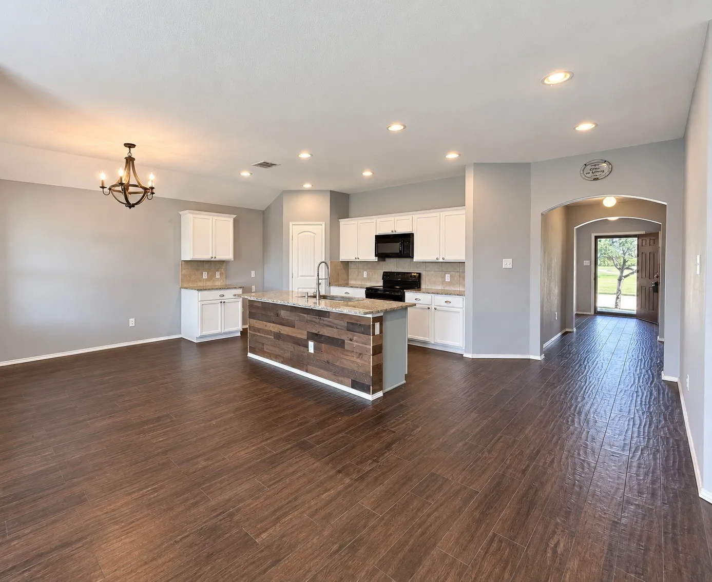 Single Family Residence For Sale in Rockwall County , 2313 Carrier Drive, Fate, Texas 75189, 4 Bedroom, 2 Bathroom, 2 Garage spaces, 1,561 Sqft, built in 2017, mls#21341296, Real Estate Agent in Fate, Homes For Sale in Rockwall county, Homes For Sale in Fate, Realtor in Fate Texas, Real Estate Brokerage Independent Realty Texas, Luminita Cordes Realtor