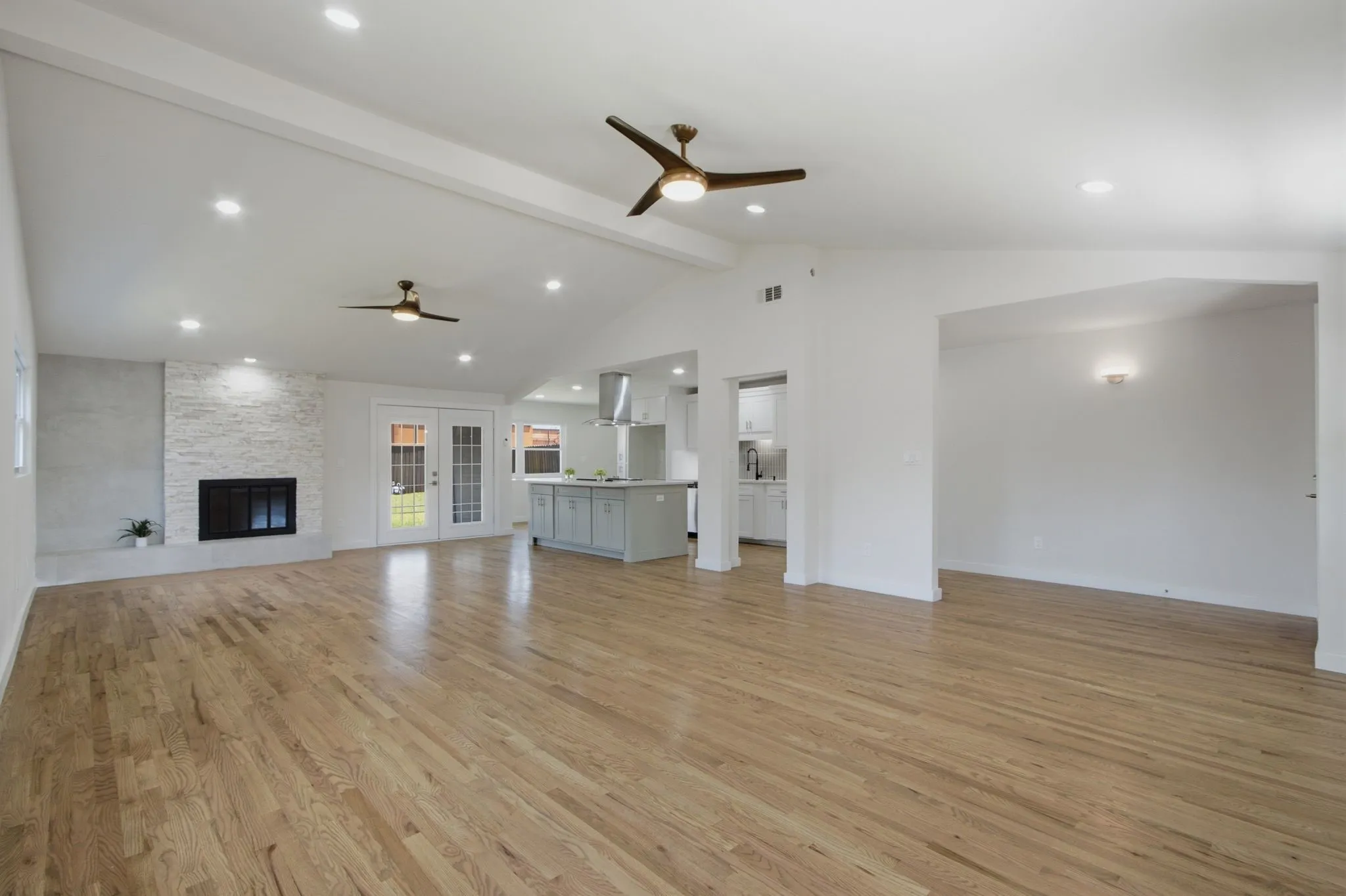 Single Family Residence For Sale in Dallas County , 3145 Longbow Court, Dallas, Texas 75229, 3 Bedroom, 2 Bathroom, 2 Garage spaces, 1,750 Sqft, built in 1960, mls#21341154, Real Estate Agent in Dallas, Homes For Sale in Dallas county, Homes For Sale in Dallas, Realtor in Dallas Texas, Real Estate Brokerage Independent Realty Texas, Luminita Cordes Realtor