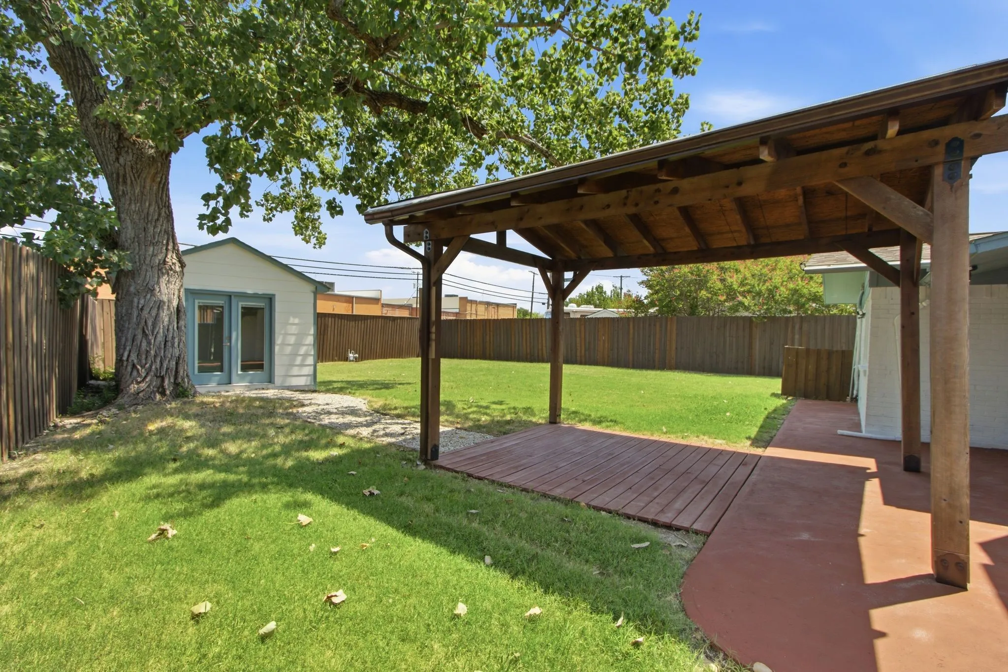 Single Family Residence For Sale in Dallas County , 3145 Longbow Court, Dallas, Texas 75229, 3 Bedroom, 2 Bathroom, 2 Garage spaces, 1,750 Sqft, built in 1960, mls#21341154, Real Estate Agent in Dallas, Homes For Sale in Dallas county, Homes For Sale in Dallas, Realtor in Dallas Texas, Real Estate Brokerage Independent Realty Texas, Luminita Cordes Realtor
