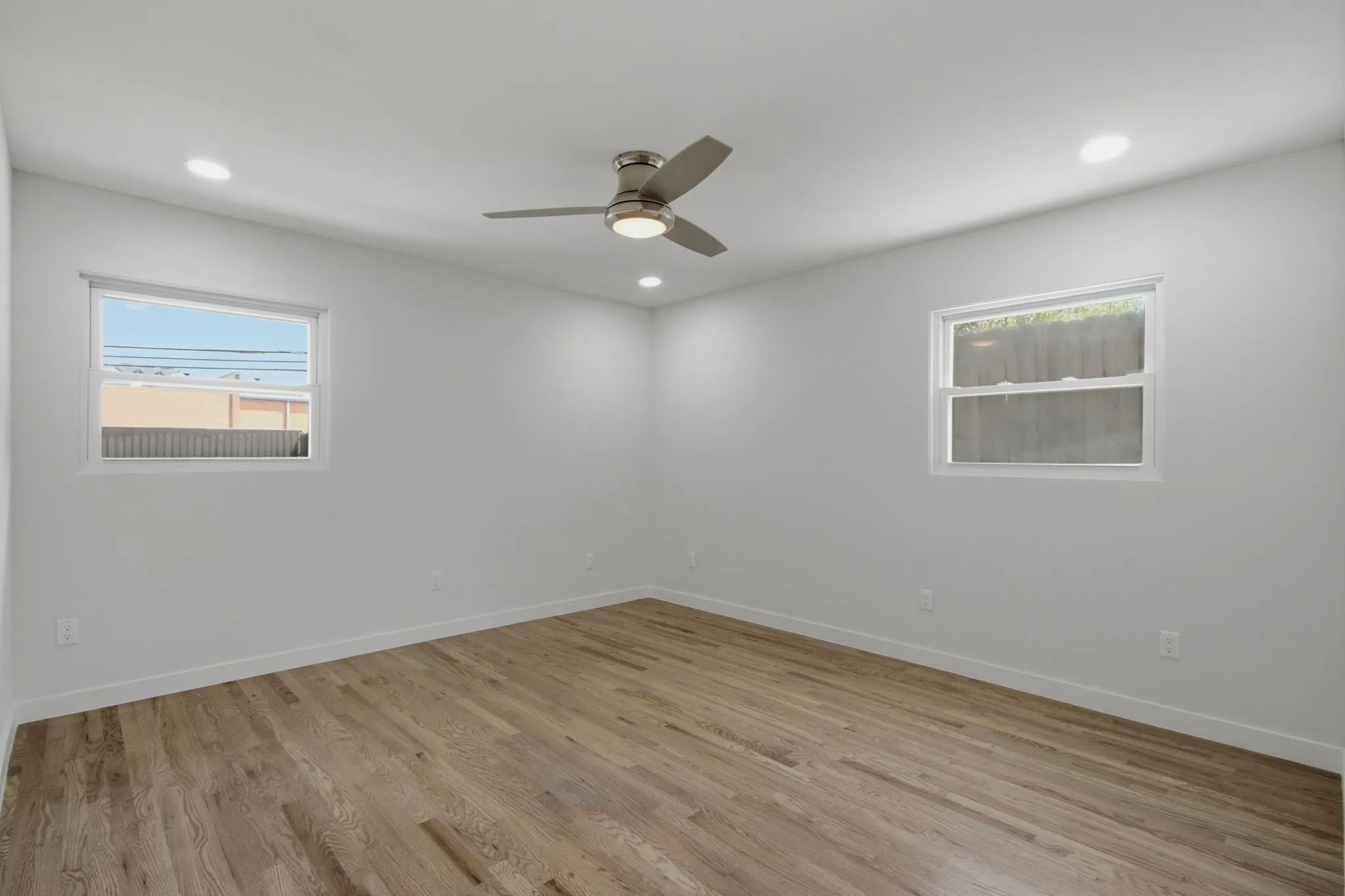 Single Family Residence For Sale in Dallas County , 3145 Longbow Court, Dallas, Texas 75229, 3 Bedroom, 2 Bathroom, 2 Garage spaces, 1,750 Sqft, built in 1960, mls#21341154, Real Estate Agent in Dallas, Homes For Sale in Dallas county, Homes For Sale in Dallas, Realtor in Dallas Texas, Real Estate Brokerage Independent Realty Texas, Luminita Cordes Realtor
