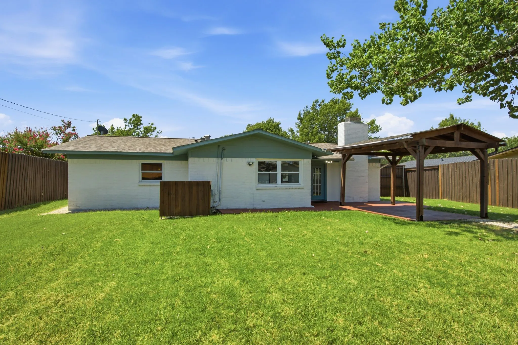 Single Family Residence For Sale in Dallas County , 3145 Longbow Court, Dallas, Texas 75229, 3 Bedroom, 2 Bathroom, 2 Garage spaces, 1,750 Sqft, built in 1960, mls#21341154, Real Estate Agent in Dallas, Homes For Sale in Dallas county, Homes For Sale in Dallas, Realtor in Dallas Texas, Real Estate Brokerage Independent Realty Texas, Luminita Cordes Realtor