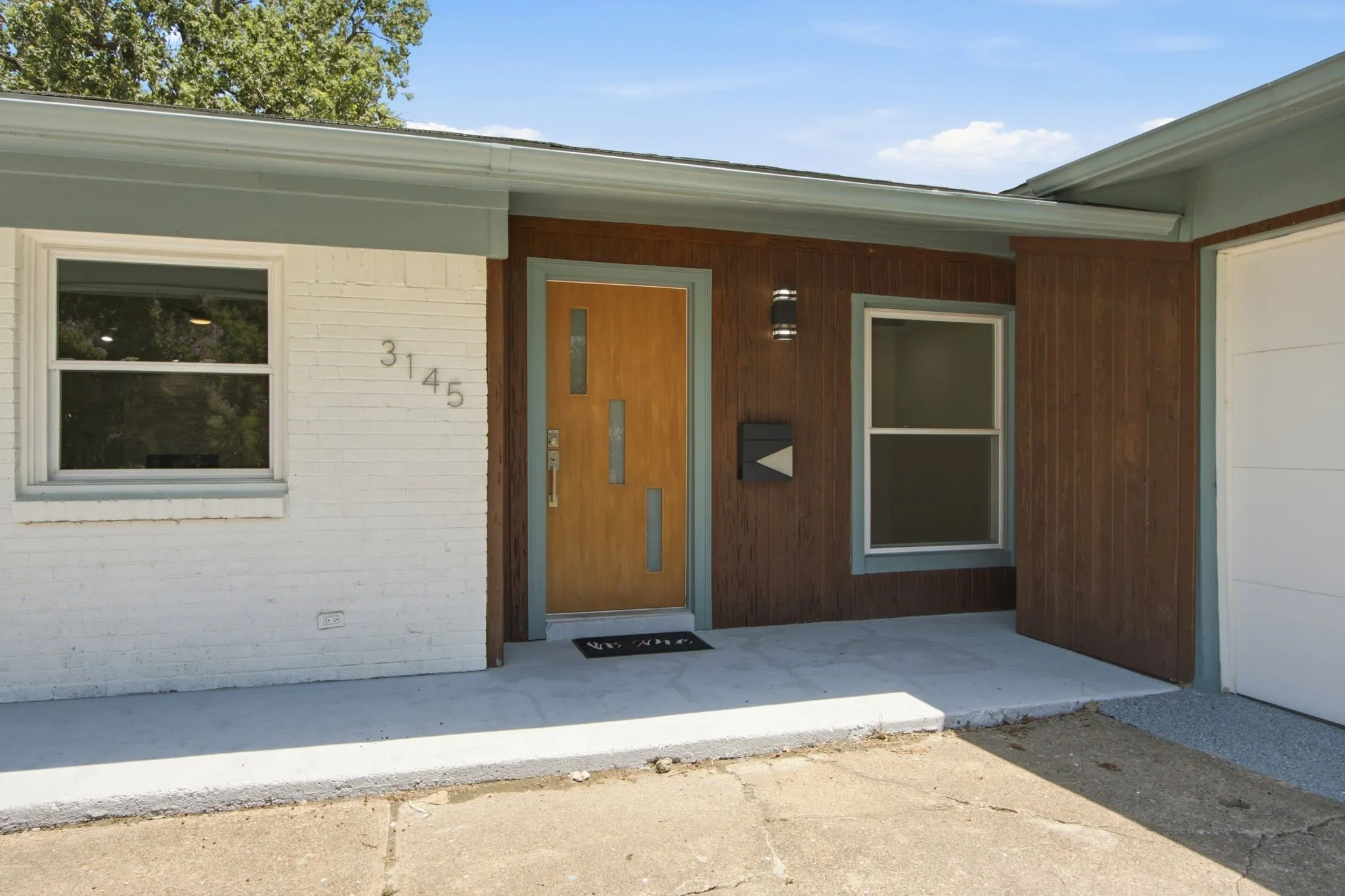 Single Family Residence For Sale in Dallas County , 3145 Longbow Court, Dallas, Texas 75229, 3 Bedroom, 2 Bathroom, 2 Garage spaces, 1,750 Sqft, built in 1960, mls#21341154, Real Estate Agent in Dallas, Homes For Sale in Dallas county, Homes For Sale in Dallas, Realtor in Dallas Texas, Real Estate Brokerage Independent Realty Texas, Luminita Cordes Realtor