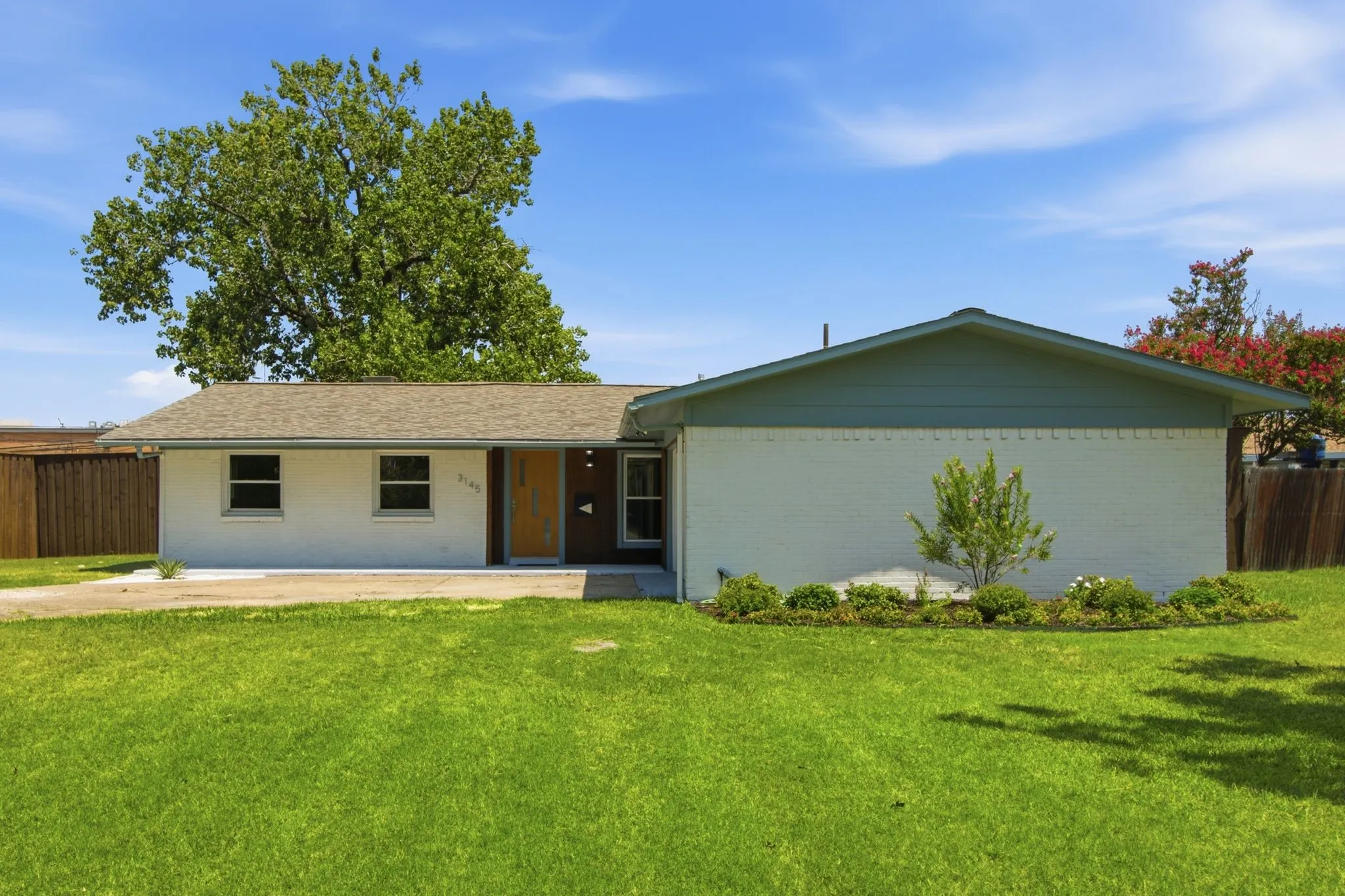 Single Family Residence For Sale in Dallas County , 3145 Longbow Court, Dallas, Texas 75229, 3 Bedroom, 2 Bathroom, 2 Garage spaces, 1,750 Sqft, built in 1960, mls#21341154, Real Estate Agent in Dallas, Homes For Sale in Dallas county, Homes For Sale in Dallas, Realtor in Dallas Texas, Real Estate Brokerage Independent Realty Texas, Luminita Cordes Realtor