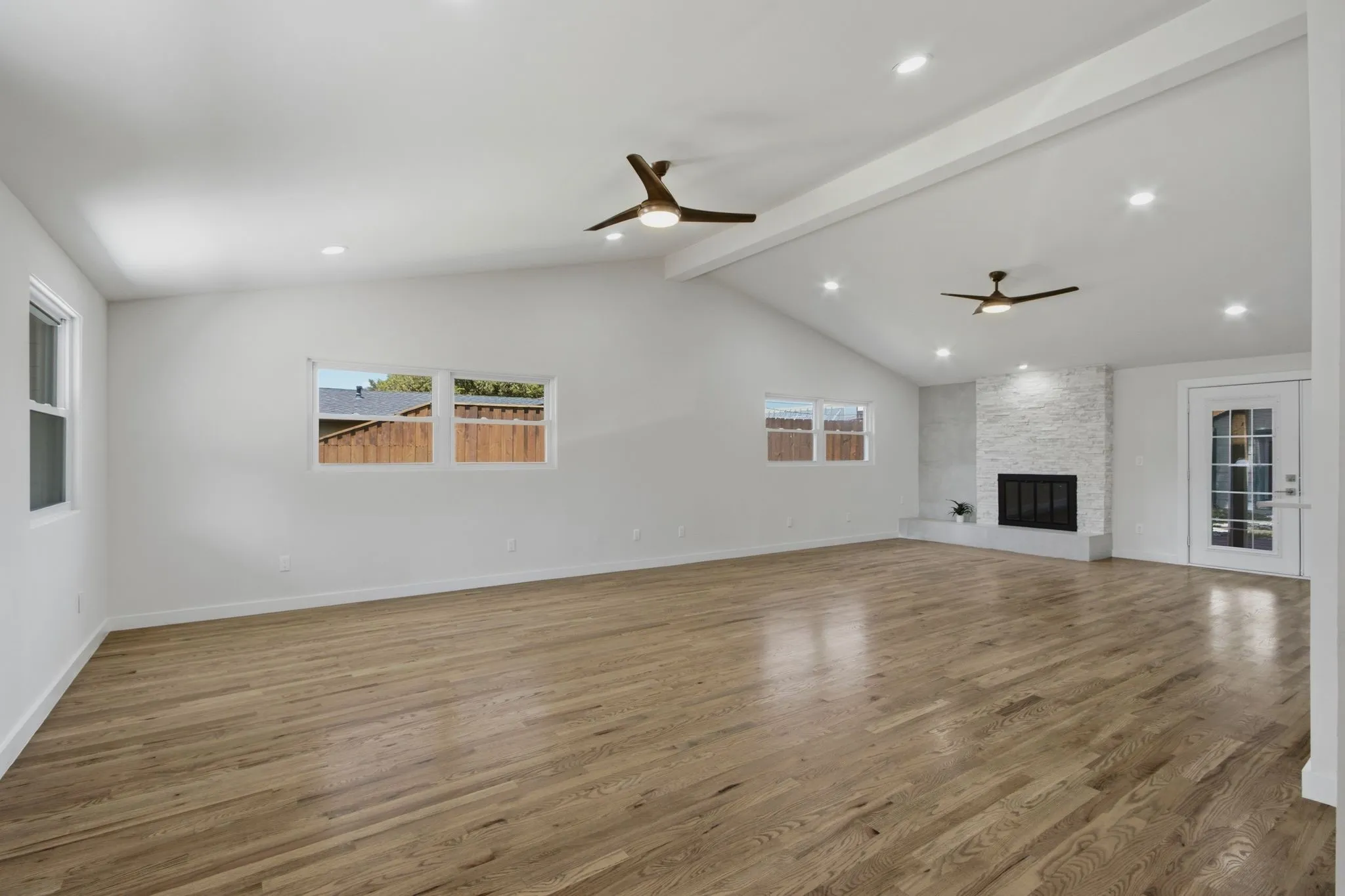 Single Family Residence For Sale in Dallas County , 3145 Longbow Court, Dallas, Texas 75229, 3 Bedroom, 2 Bathroom, 2 Garage spaces, 1,750 Sqft, built in 1960, mls#21341154, Real Estate Agent in Dallas, Homes For Sale in Dallas county, Homes For Sale in Dallas, Realtor in Dallas Texas, Real Estate Brokerage Independent Realty Texas, Luminita Cordes Realtor