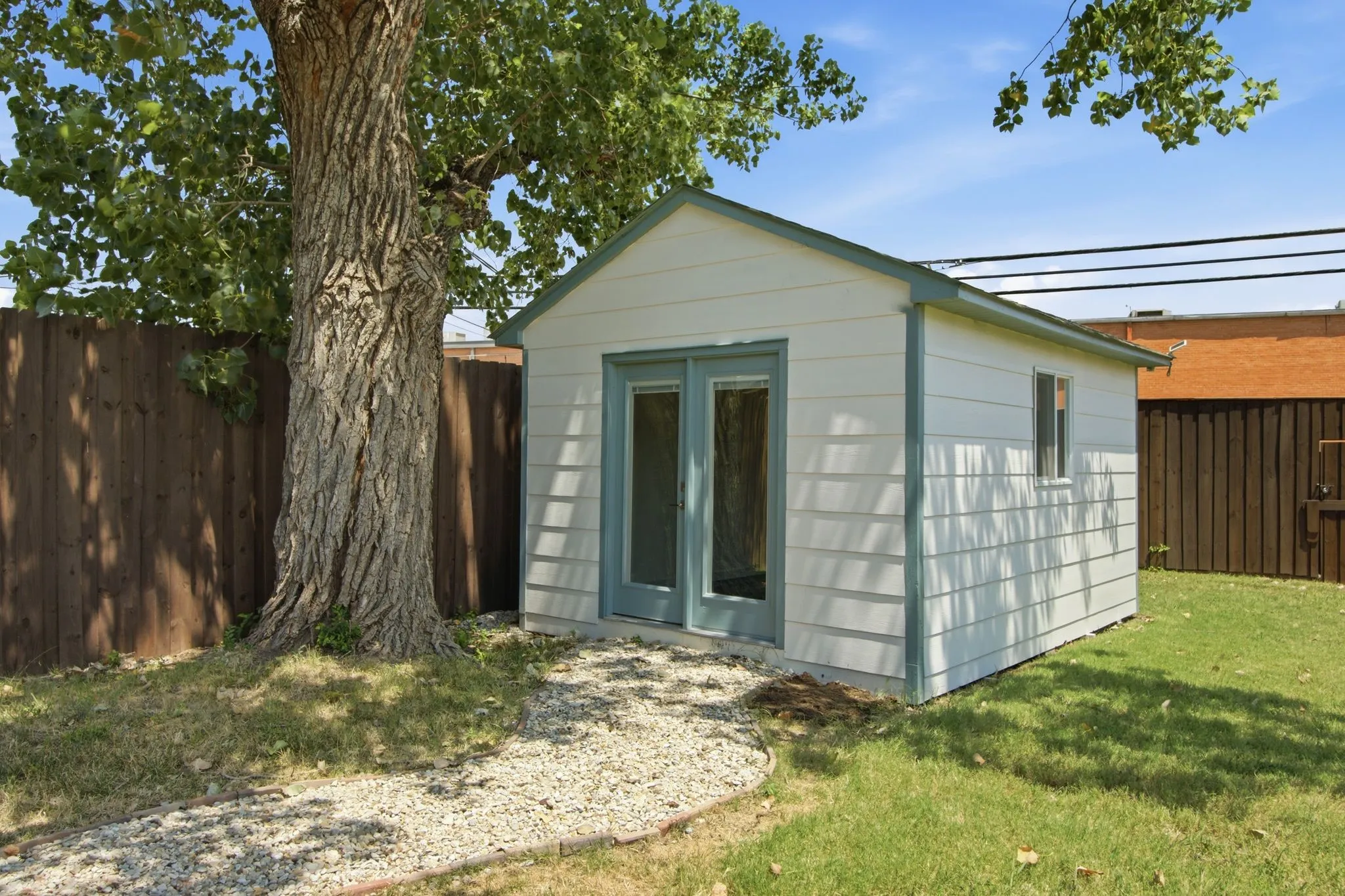 Single Family Residence For Sale in Dallas County , 3145 Longbow Court, Dallas, Texas 75229, 3 Bedroom, 2 Bathroom, 2 Garage spaces, 1,750 Sqft, built in 1960, mls#21341154, Real Estate Agent in Dallas, Homes For Sale in Dallas county, Homes For Sale in Dallas, Realtor in Dallas Texas, Real Estate Brokerage Independent Realty Texas, Luminita Cordes Realtor