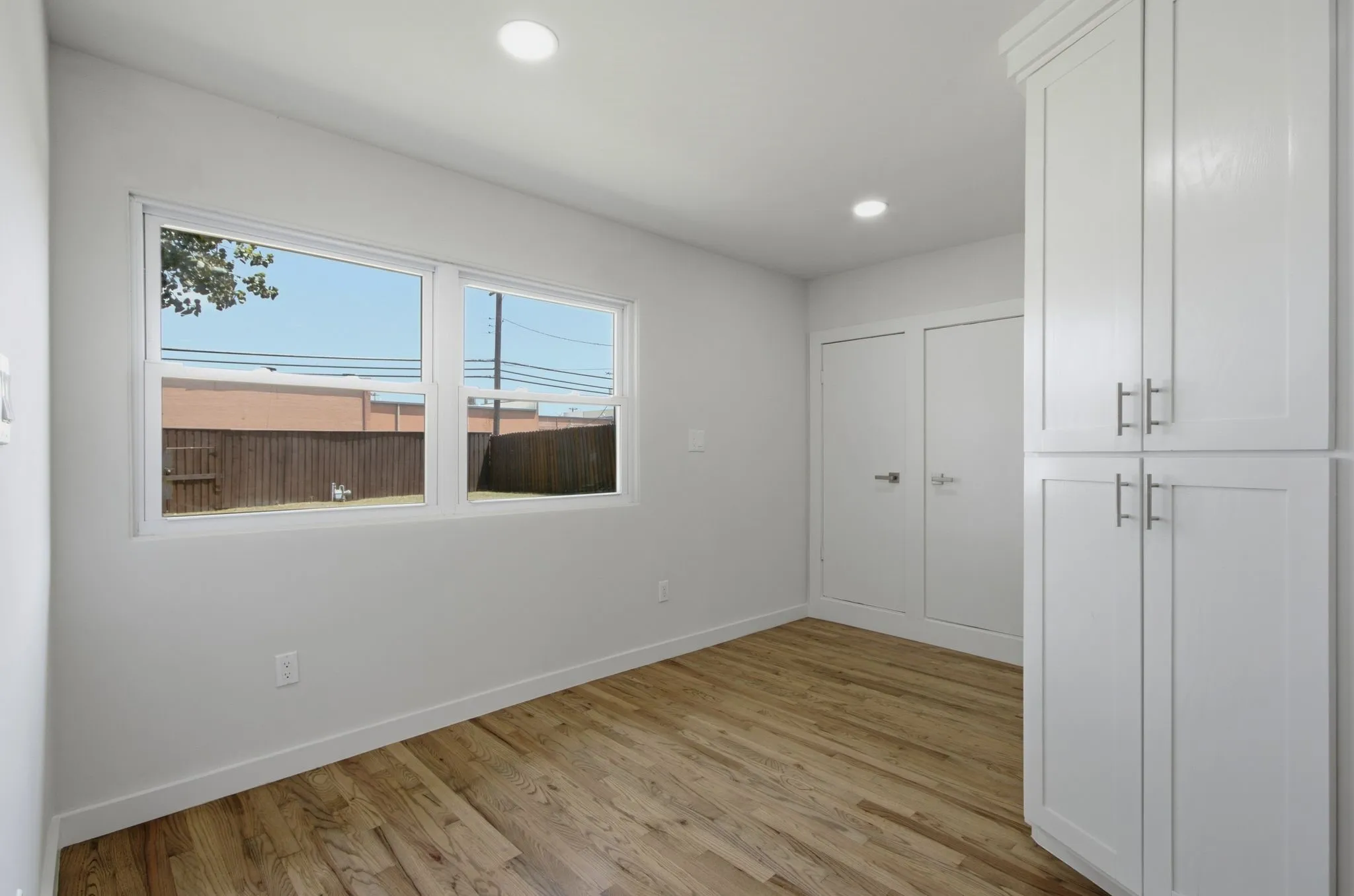 Single Family Residence For Sale in Dallas County , 3145 Longbow Court, Dallas, Texas 75229, 3 Bedroom, 2 Bathroom, 2 Garage spaces, 1,750 Sqft, built in 1960, mls#21341154, Real Estate Agent in Dallas, Homes For Sale in Dallas county, Homes For Sale in Dallas, Realtor in Dallas Texas, Real Estate Brokerage Independent Realty Texas, Luminita Cordes Realtor
