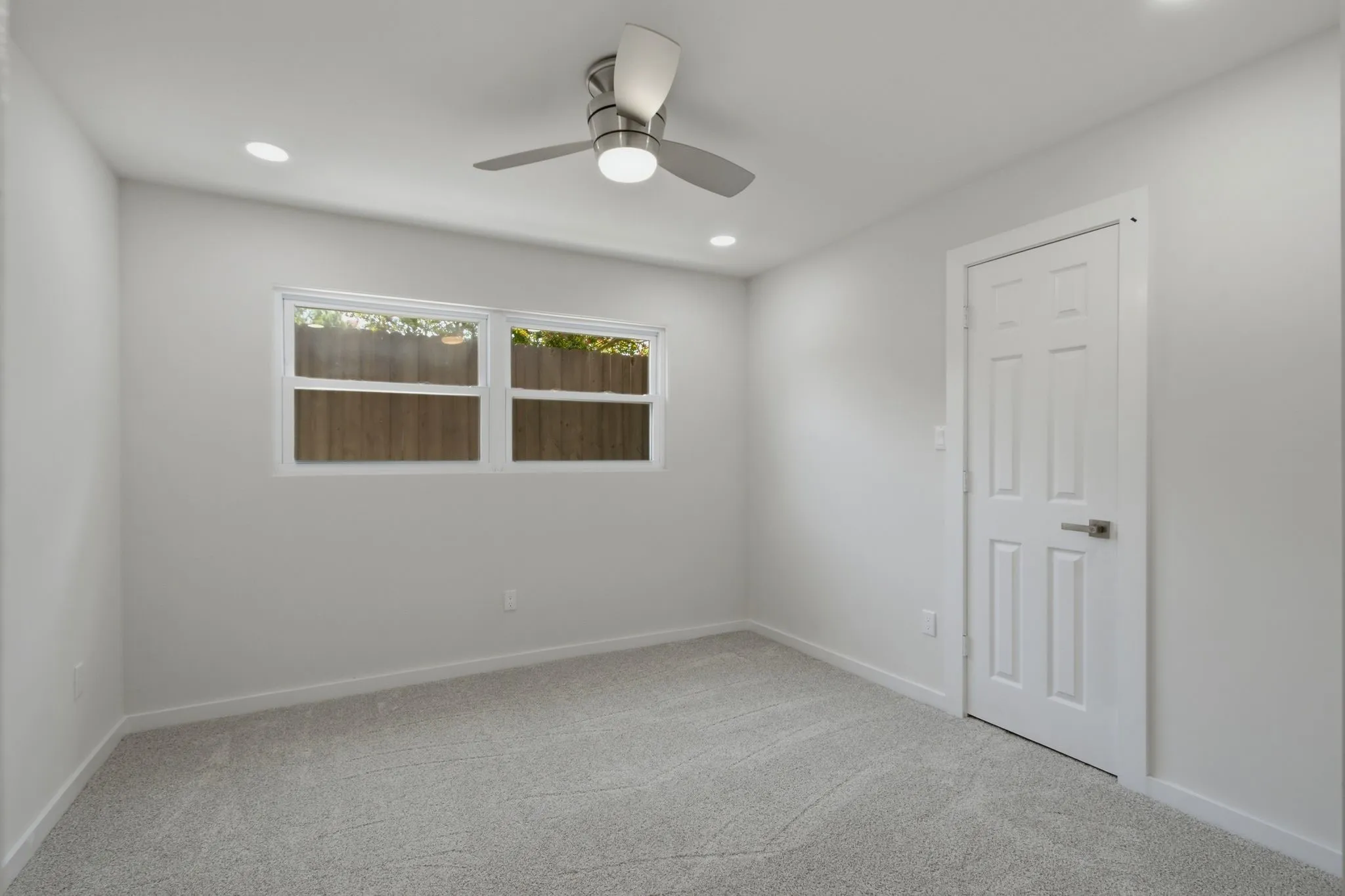 Single Family Residence For Sale in Dallas County , 3145 Longbow Court, Dallas, Texas 75229, 3 Bedroom, 2 Bathroom, 2 Garage spaces, 1,750 Sqft, built in 1960, mls#21341154, Real Estate Agent in Dallas, Homes For Sale in Dallas county, Homes For Sale in Dallas, Realtor in Dallas Texas, Real Estate Brokerage Independent Realty Texas, Luminita Cordes Realtor