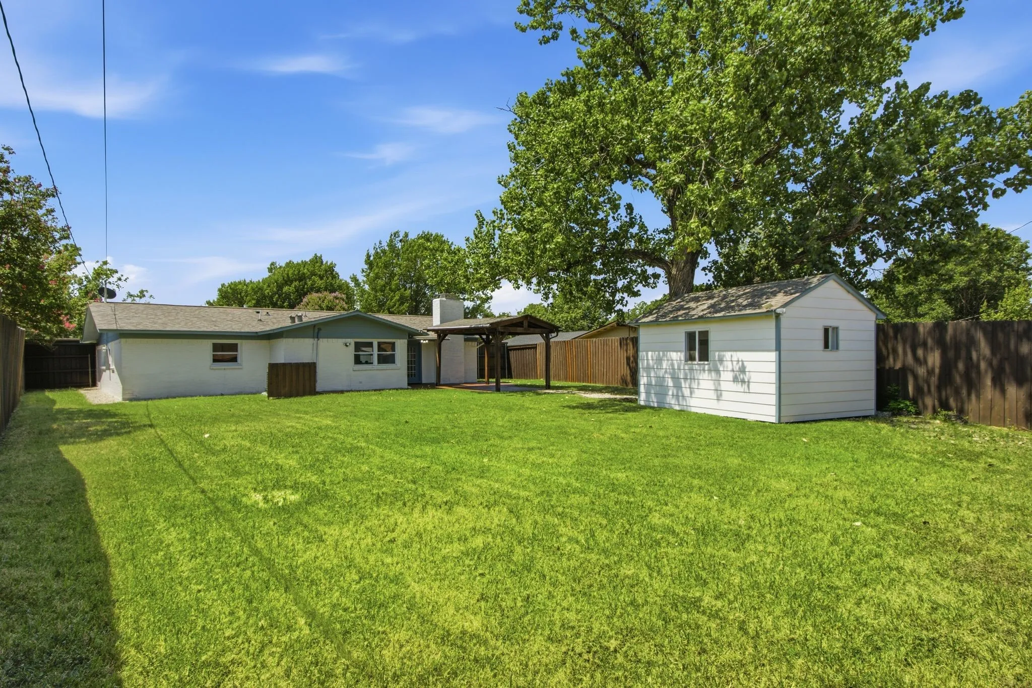 Single Family Residence For Sale in Dallas County , 3145 Longbow Court, Dallas, Texas 75229, 3 Bedroom, 2 Bathroom, 2 Garage spaces, 1,750 Sqft, built in 1960, mls#21341154, Real Estate Agent in Dallas, Homes For Sale in Dallas county, Homes For Sale in Dallas, Realtor in Dallas Texas, Real Estate Brokerage Independent Realty Texas, Luminita Cordes Realtor