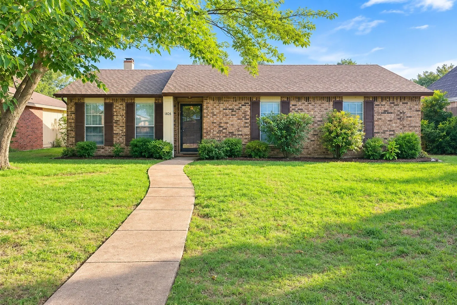 Single Family Residence For Sale in Dallas County , 1828 Angelina Drive, Garland, Texas 75040, 3 Bedroom, 2 Bathroom, 1 Garage spaces, 1,414 Sqft, built in 1979, mls#21341342, Real Estate Agent in Garland, Homes For Sale in Dallas county, Homes For Sale in Garland, Realtor in Garland Texas, Real Estate Brokerage Independent Realty Texas, Luminita Cordes Realtor
