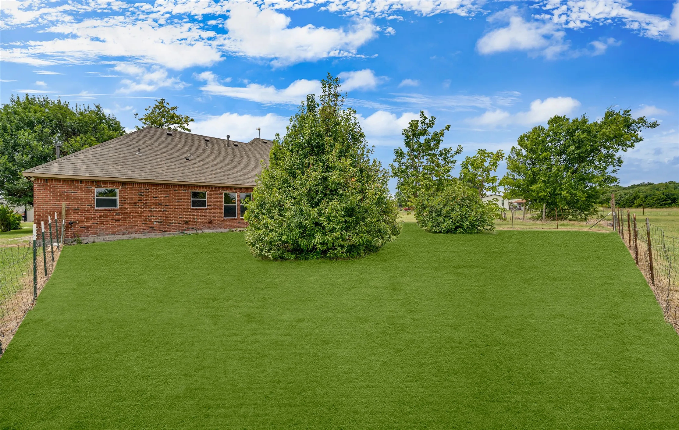 Single Family Residence For Sale in Collin County , 18723 Sims Lane, Nevada, Texas 75173, 2 Bedroom, 3 Bathroom, 2 Garage spaces, 1,600 Sqft, built in 2008, mls#21341343, Real Estate Agent in Nevada, Homes For Sale in Collin county, Homes For Sale in Nevada, Realtor in Nevada Texas, Real Estate Brokerage Independent Realty Texas, Luminita Cordes Realtor