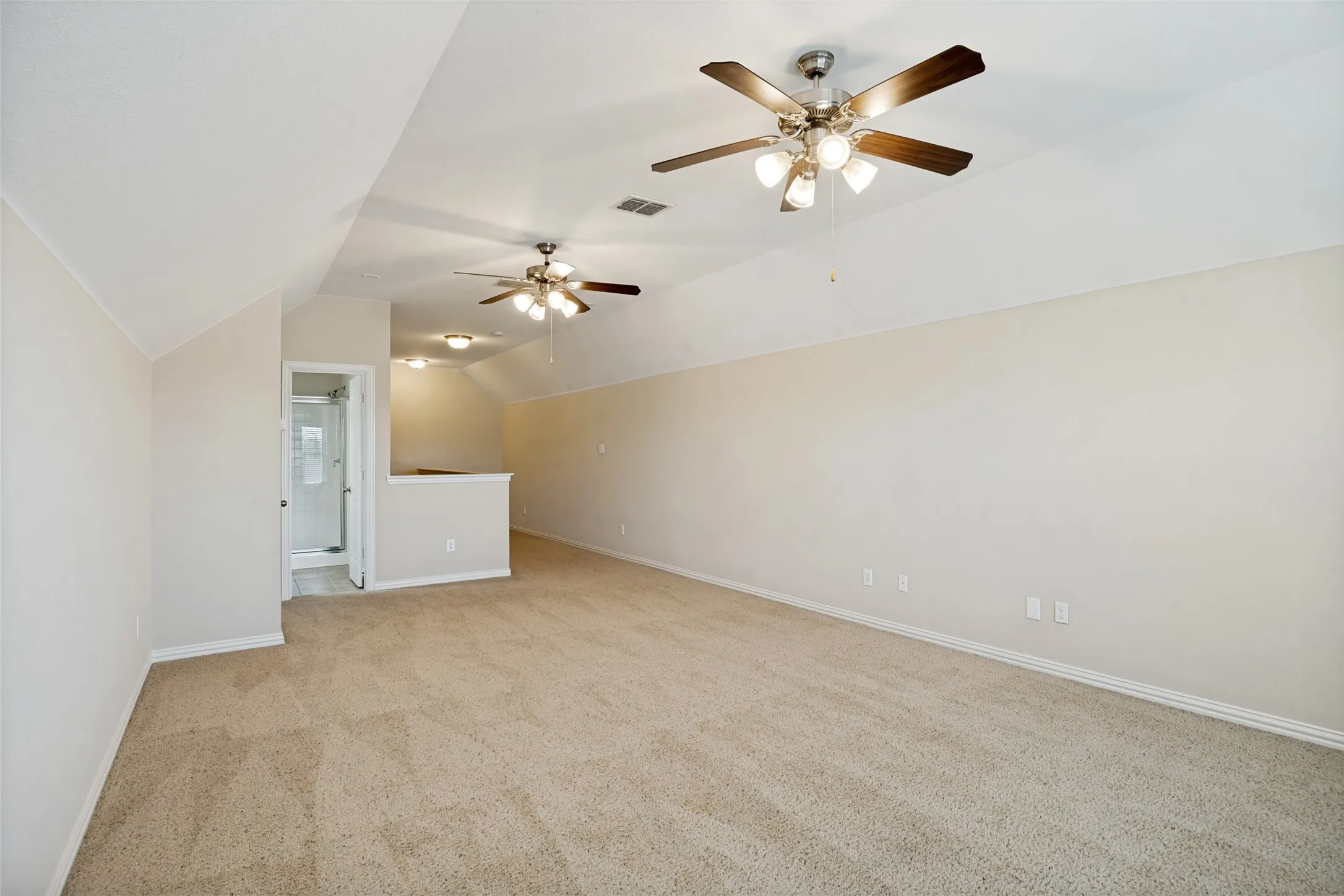 Single Family Residence For Sale in Collin County , 1912 Grand Fairway Drive, Wylie, Texas 75098, 3 Bedroom, 3 Bathroom, 2 Garage spaces, 2,562 Sqft, built in 2009, mls#21341346, Real Estate Agent in Wylie, Homes For Sale in Collin county, Homes For Sale in Wylie, Realtor in Wylie Texas, Real Estate Brokerage Independent Realty Texas, Luminita Cordes Realtor