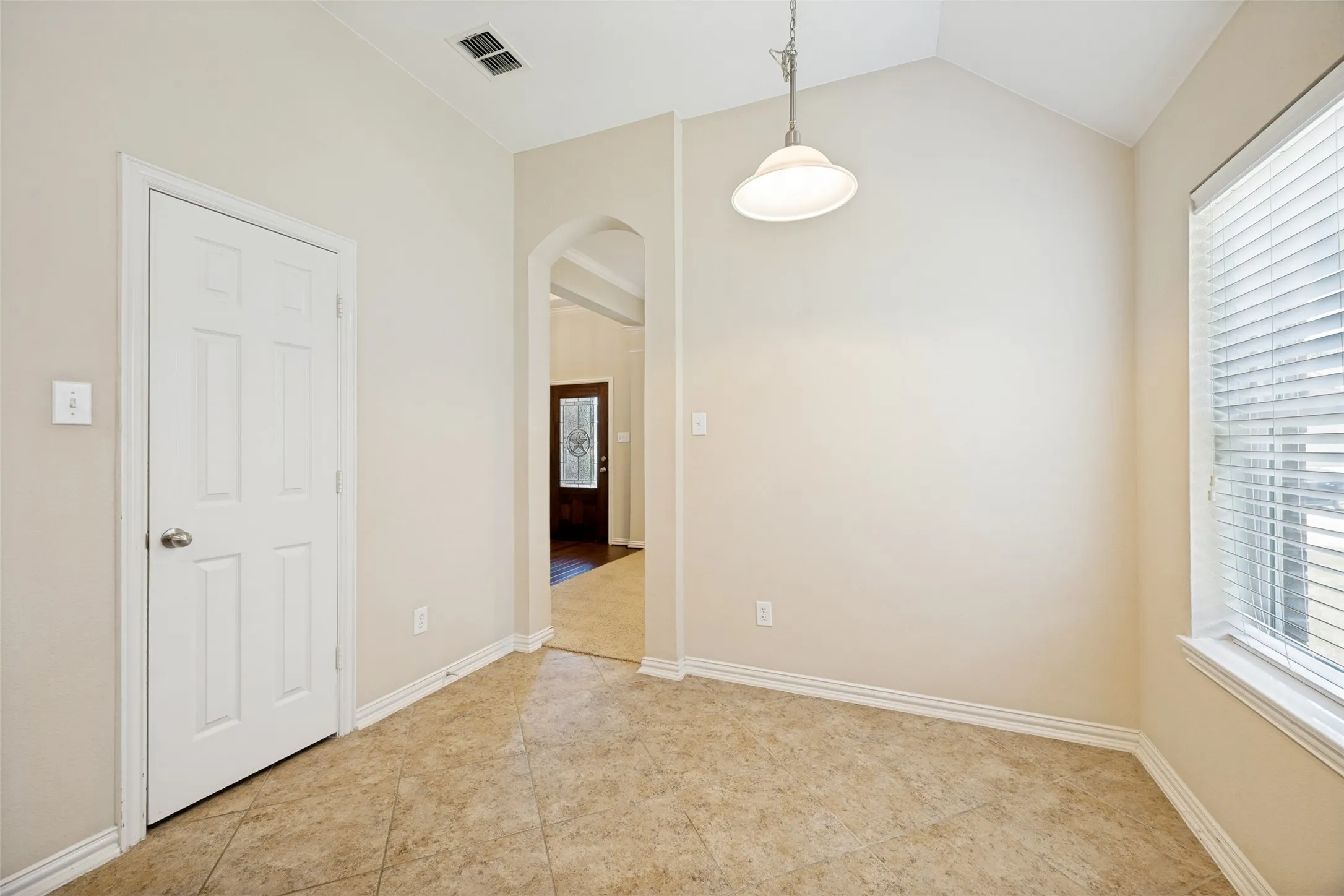 Single Family Residence For Sale in Collin County , 1912 Grand Fairway Drive, Wylie, Texas 75098, 3 Bedroom, 3 Bathroom, 2 Garage spaces, 2,562 Sqft, built in 2009, mls#21341346, Real Estate Agent in Wylie, Homes For Sale in Collin county, Homes For Sale in Wylie, Realtor in Wylie Texas, Real Estate Brokerage Independent Realty Texas, Luminita Cordes Realtor