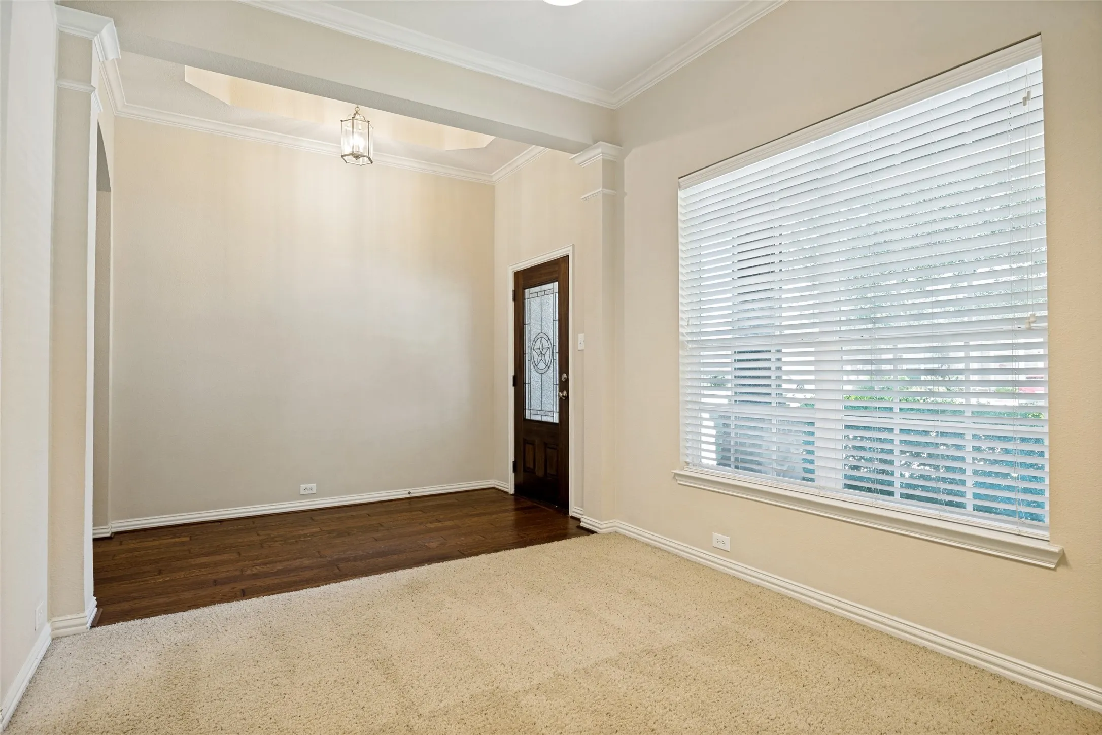 Single Family Residence For Sale in Collin County , 1912 Grand Fairway Drive, Wylie, Texas 75098, 3 Bedroom, 3 Bathroom, 2 Garage spaces, 2,562 Sqft, built in 2009, mls#21341346, Real Estate Agent in Wylie, Homes For Sale in Collin county, Homes For Sale in Wylie, Realtor in Wylie Texas, Real Estate Brokerage Independent Realty Texas, Luminita Cordes Realtor