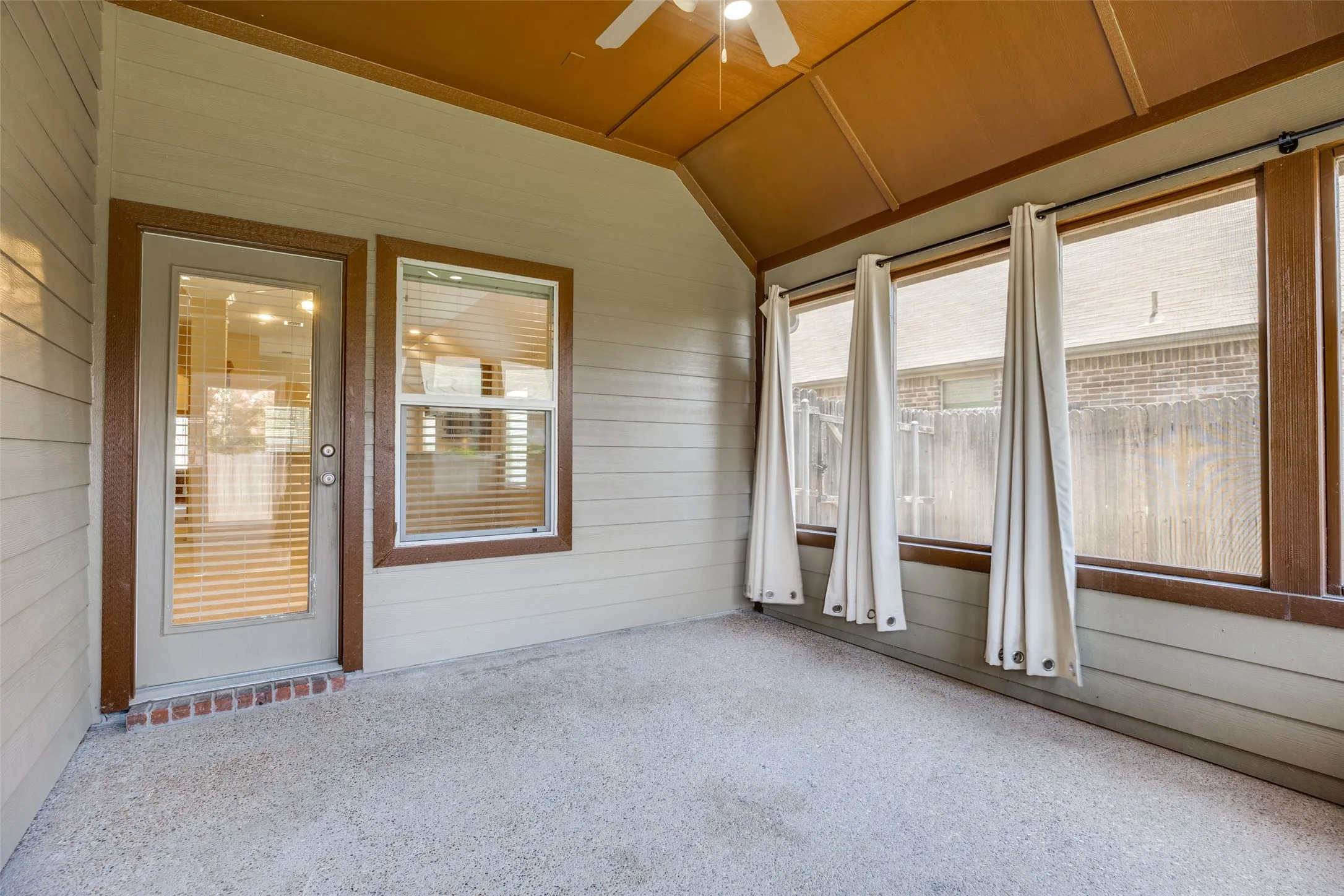 Single Family Residence For Sale in Collin County , 1912 Grand Fairway Drive, Wylie, Texas 75098, 3 Bedroom, 3 Bathroom, 2 Garage spaces, 2,562 Sqft, built in 2009, mls#21341346, Real Estate Agent in Wylie, Homes For Sale in Collin county, Homes For Sale in Wylie, Realtor in Wylie Texas, Real Estate Brokerage Independent Realty Texas, Luminita Cordes Realtor