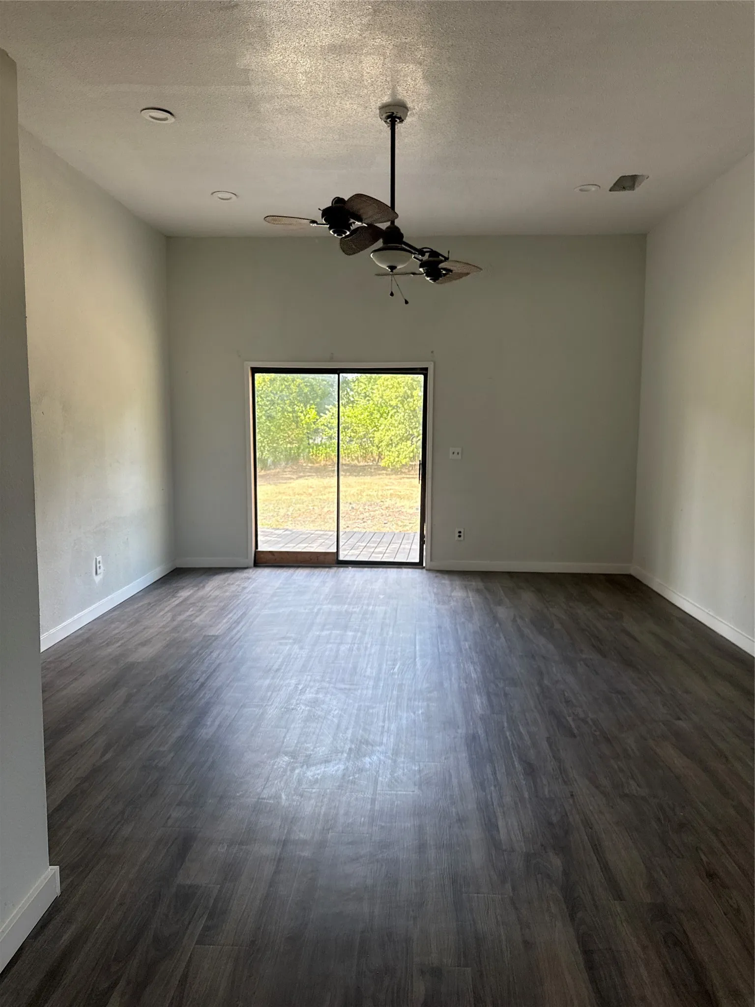 Single Family Residence For Sale in Navarro County , 904 E Calhoun Street, Rice, Texas 75155, 3 Bedroom, 2 Bathroom, Garage spaces, 1,554 Sqft, built in 1950, mls#21338781, Real Estate Agent in Rice, Homes For Sale in Navarro county, Homes For Sale in Rice, Realtor in Rice Texas, Real Estate Brokerage Independent Realty Texas, Luminita Cordes Realtor