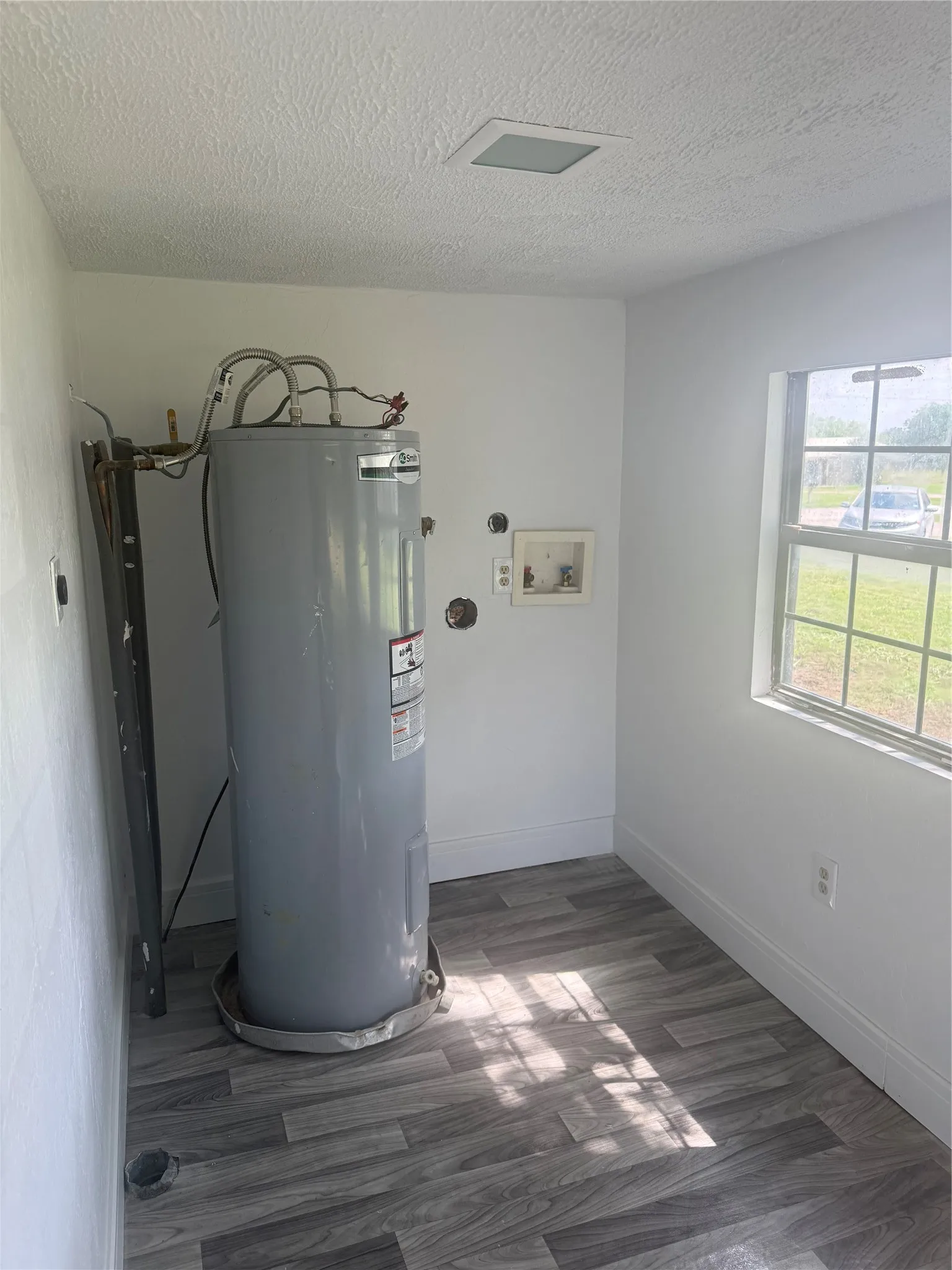 Single Family Residence For Sale in Navarro County , 904 E Calhoun Street, Rice, Texas 75155, 3 Bedroom, 2 Bathroom, Garage spaces, 1,554 Sqft, built in 1950, mls#21338781, Real Estate Agent in Rice, Homes For Sale in Navarro county, Homes For Sale in Rice, Realtor in Rice Texas, Real Estate Brokerage Independent Realty Texas, Luminita Cordes Realtor
