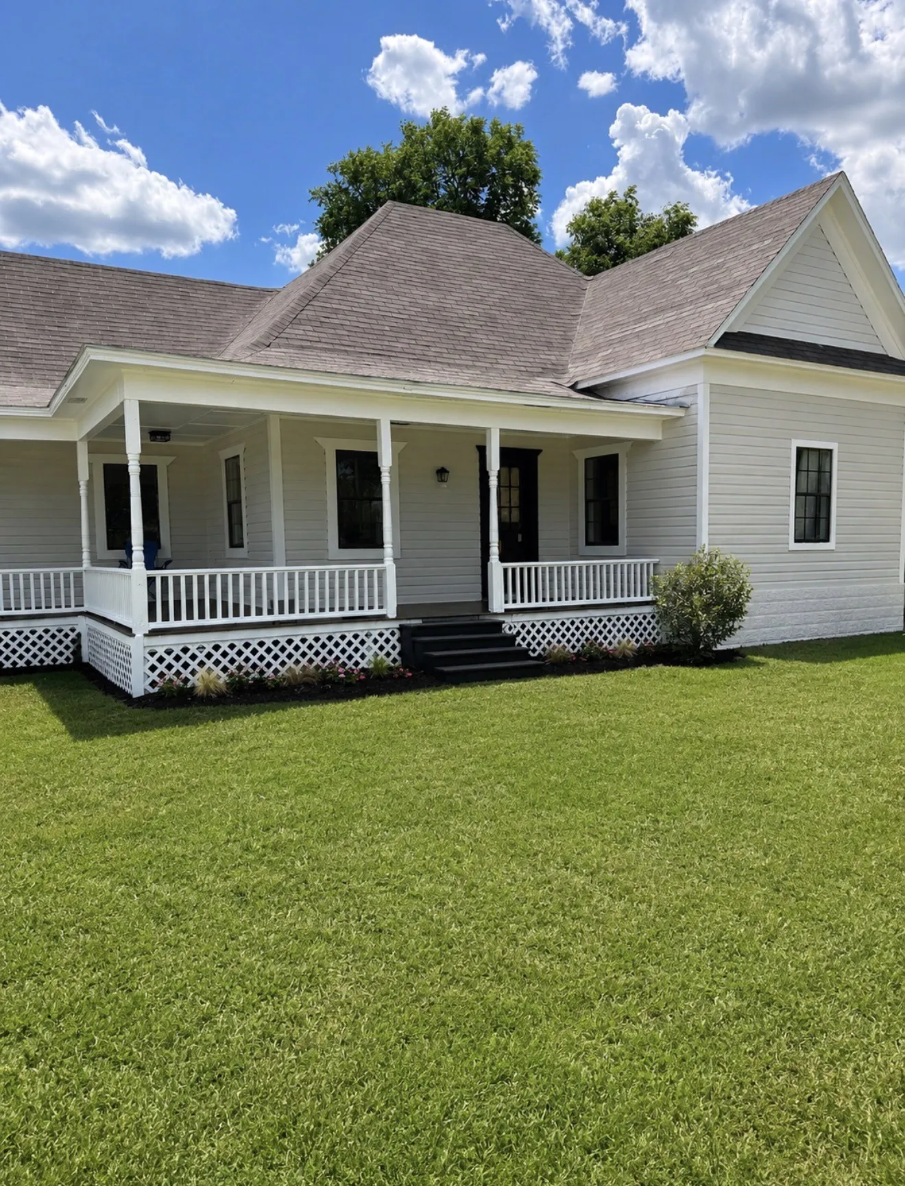 Single Family Residence For Sale in Navarro County , 904 E Calhoun Street, Rice, Texas 75155, 3 Bedroom, 2 Bathroom, Garage spaces, 1,554 Sqft, built in 1950, mls#21338781, Real Estate Agent in Rice, Homes For Sale in Navarro county, Homes For Sale in Rice, Realtor in Rice Texas, Real Estate Brokerage Independent Realty Texas, Luminita Cordes Realtor
