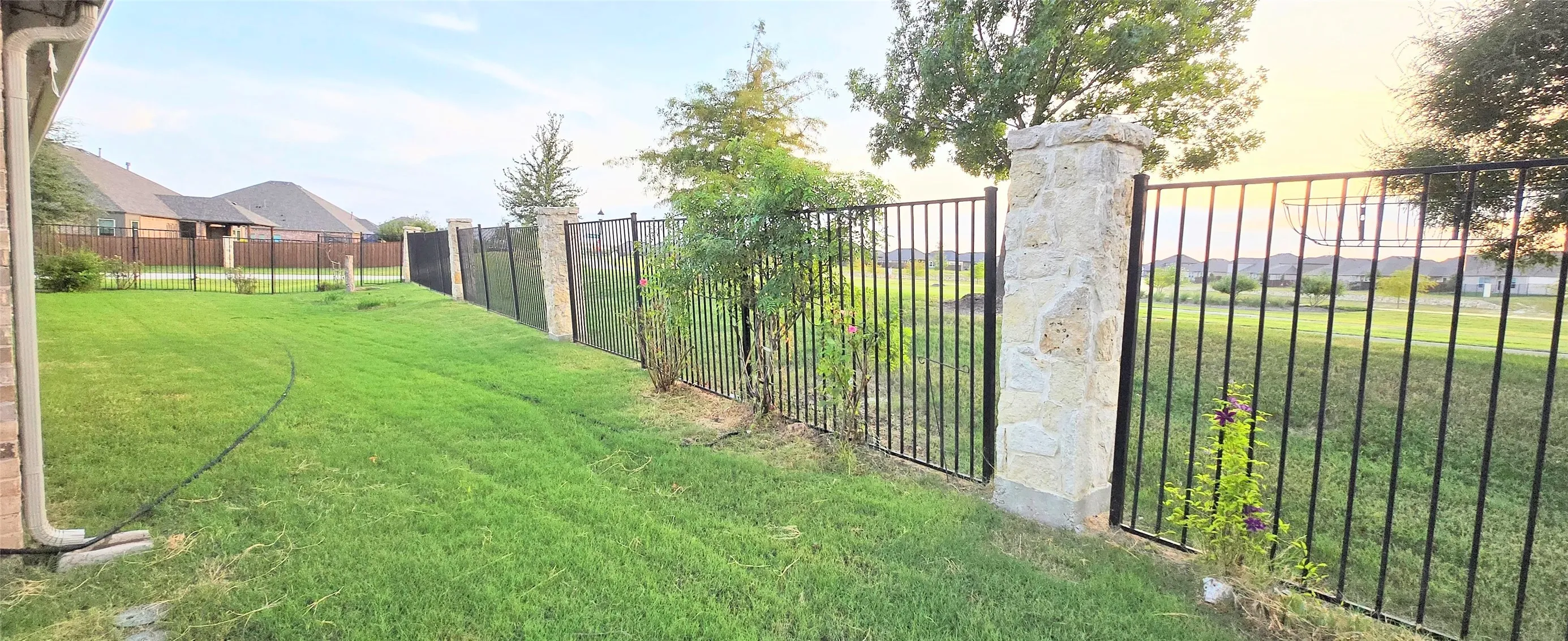 Single Family Residence For Sale in Collin County , 1107 Brooklyn Drive, Anna, Texas 75409, 4 Bedroom, 3 Bathroom, 3 Garage spaces, 2,835 Sqft, built in 2017, mls#21341349, Real Estate Agent in Anna, Homes For Sale in Collin county, Homes For Sale in Anna, Realtor in Anna Texas, Real Estate Brokerage Independent Realty Texas, Luminita Cordes Realtor