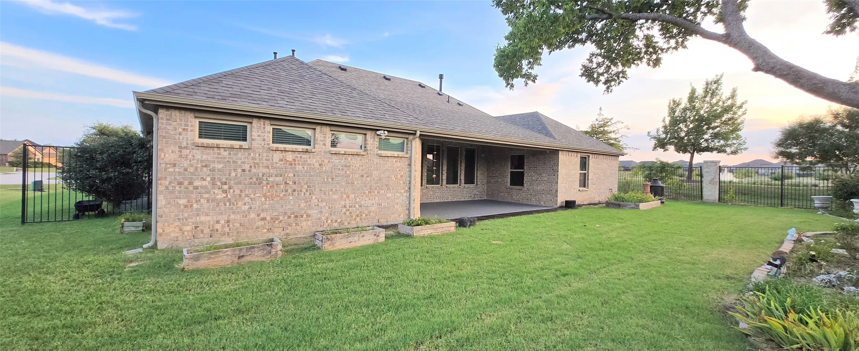 Single Family Residence For Sale in Collin County , 1107 Brooklyn Drive, Anna, Texas 75409, 4 Bedroom, 3 Bathroom, 3 Garage spaces, 2,835 Sqft, built in 2017, mls#21341349, Real Estate Agent in Anna, Homes For Sale in Collin county, Homes For Sale in Anna, Realtor in Anna Texas, Real Estate Brokerage Independent Realty Texas, Luminita Cordes Realtor