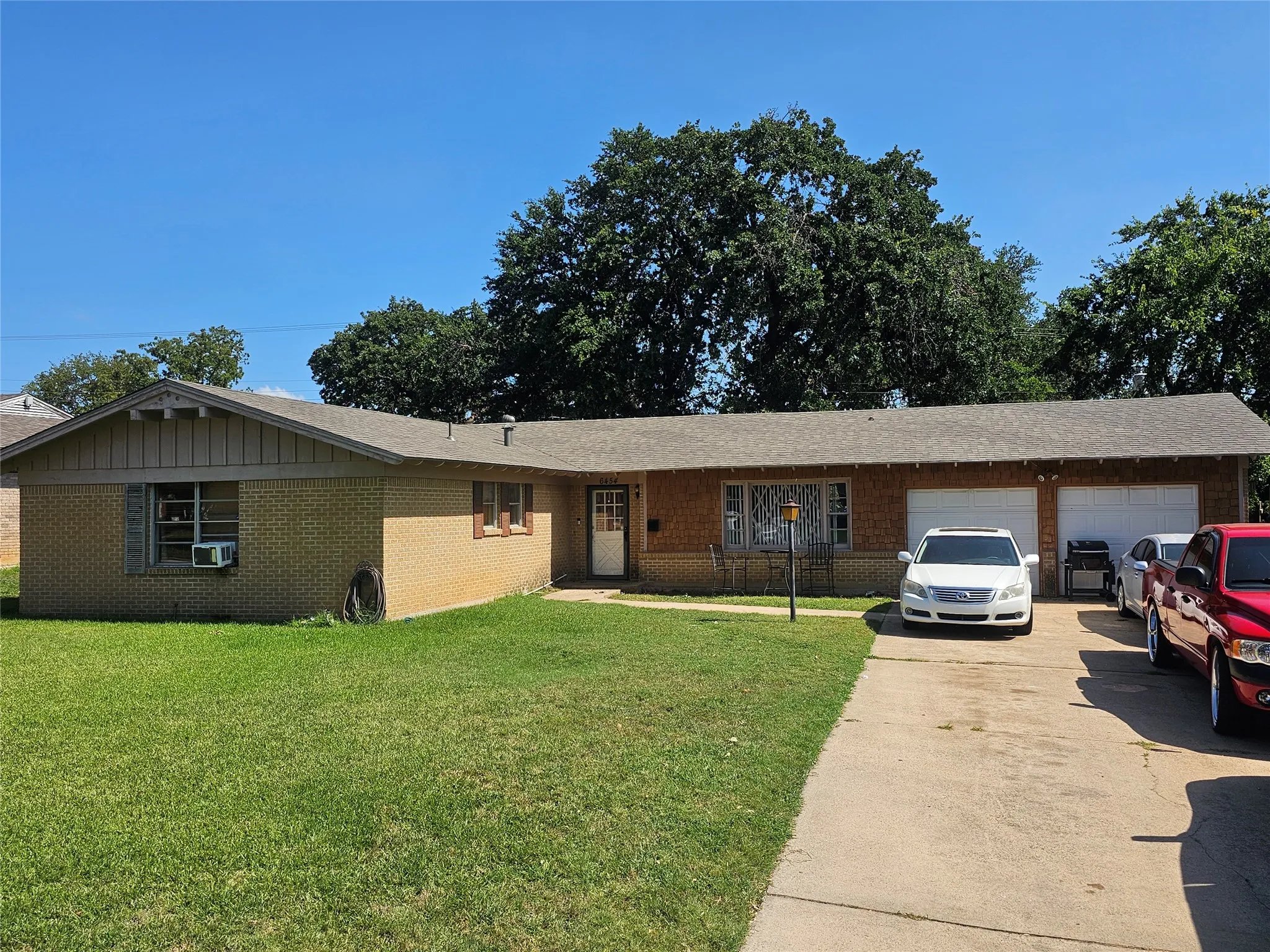 Single Family Residence For Rent in Tarrant County , 6454 Franwood Terrace, Fort Worth, Texas 76112, 3 Bedrooms, 2 Bathrooms, 2 Garage spaces, 1,731 Sqft, built in 1957, Price $1,999, mls#21341353, Real Estate Agent in Fort Worth, Homes For Rent in Tarrant county, Homes For Rent in Fort Worth, Realtor in Fort Worth Texas, Real Estate Brokerage Independent Realty Texas, Luminita Cordes Realtor