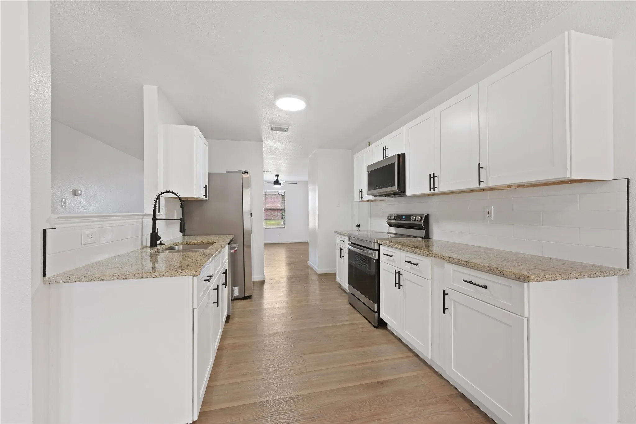 Single Family Residence For Rent in Dallas County , 702 Lowe Drive, Cedar Hill, Texas 75104, 4 Bedroom, 2 Bathroom, Garage spaces, 2,179 Sqft, built in 2001, mls#21341306, Real Estate Agent in Cedar Hill, Homes For Rent in Dallas county, Homes For Rent in Cedar Hill, Realtor in Cedar Hill Texas, Real Estate Brokerage Independent Realty Texas, Luminita Cordes Realtor