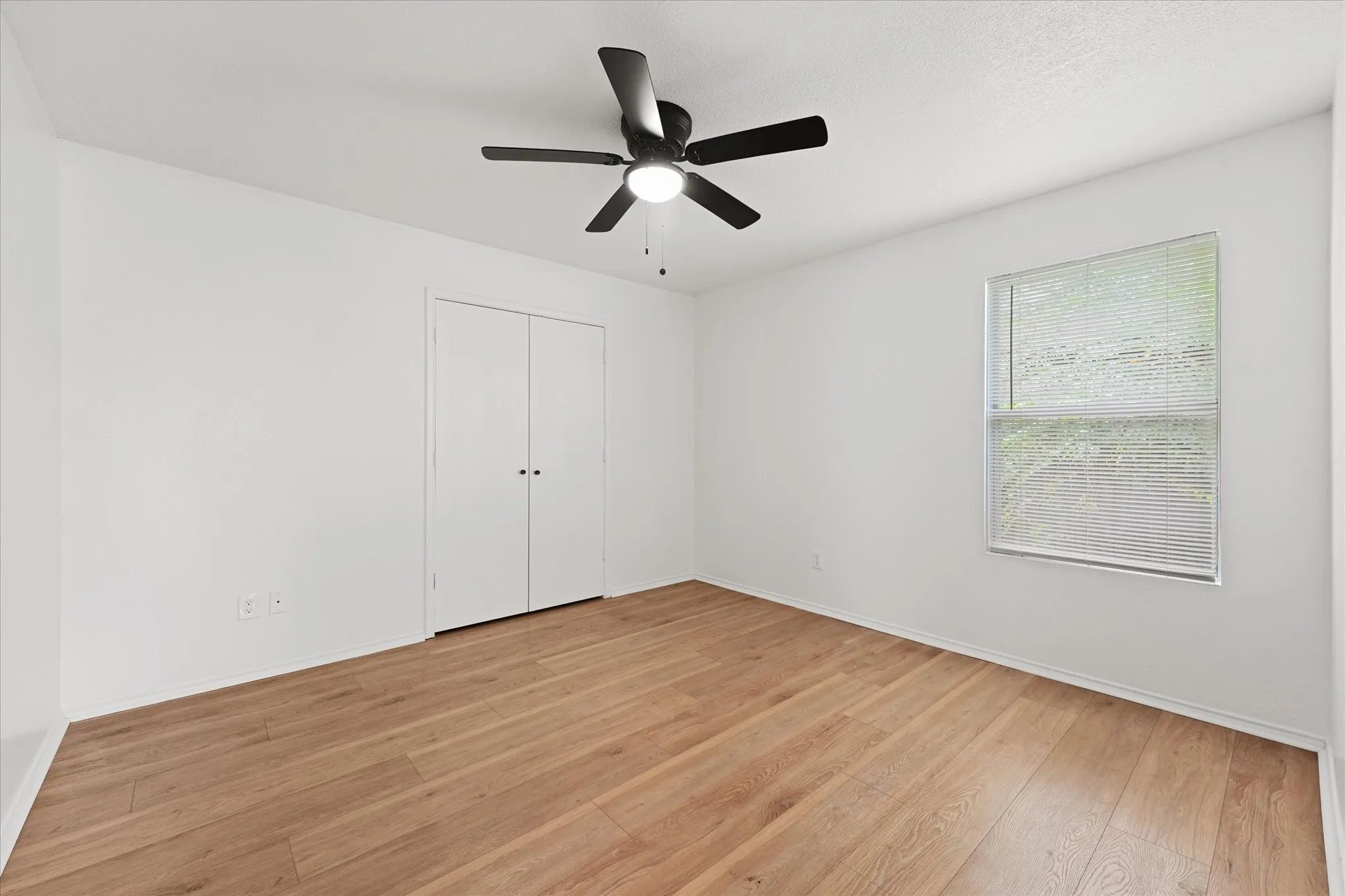 Single Family Residence For Rent in Dallas County , 702 Lowe Drive, Cedar Hill, Texas 75104, 4 Bedroom, 2 Bathroom, Garage spaces, 2,179 Sqft, built in 2001, mls#21341306, Real Estate Agent in Cedar Hill, Homes For Rent in Dallas county, Homes For Rent in Cedar Hill, Realtor in Cedar Hill Texas, Real Estate Brokerage Independent Realty Texas, Luminita Cordes Realtor