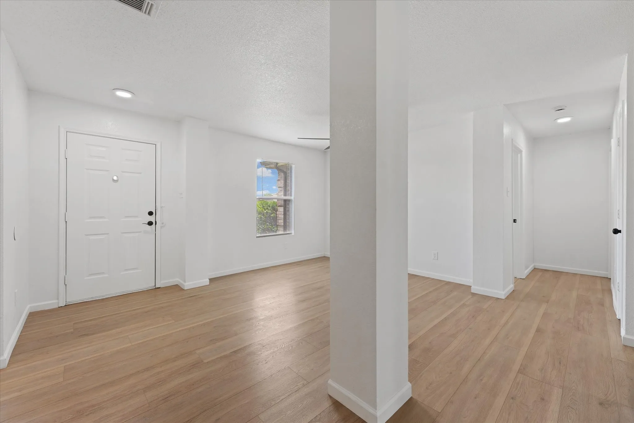 Single Family Residence For Rent in Dallas County , 702 Lowe Drive, Cedar Hill, Texas 75104, 4 Bedroom, 2 Bathroom, Garage spaces, 2,179 Sqft, built in 2001, mls#21341306, Real Estate Agent in Cedar Hill, Homes For Rent in Dallas county, Homes For Rent in Cedar Hill, Realtor in Cedar Hill Texas, Real Estate Brokerage Independent Realty Texas, Luminita Cordes Realtor