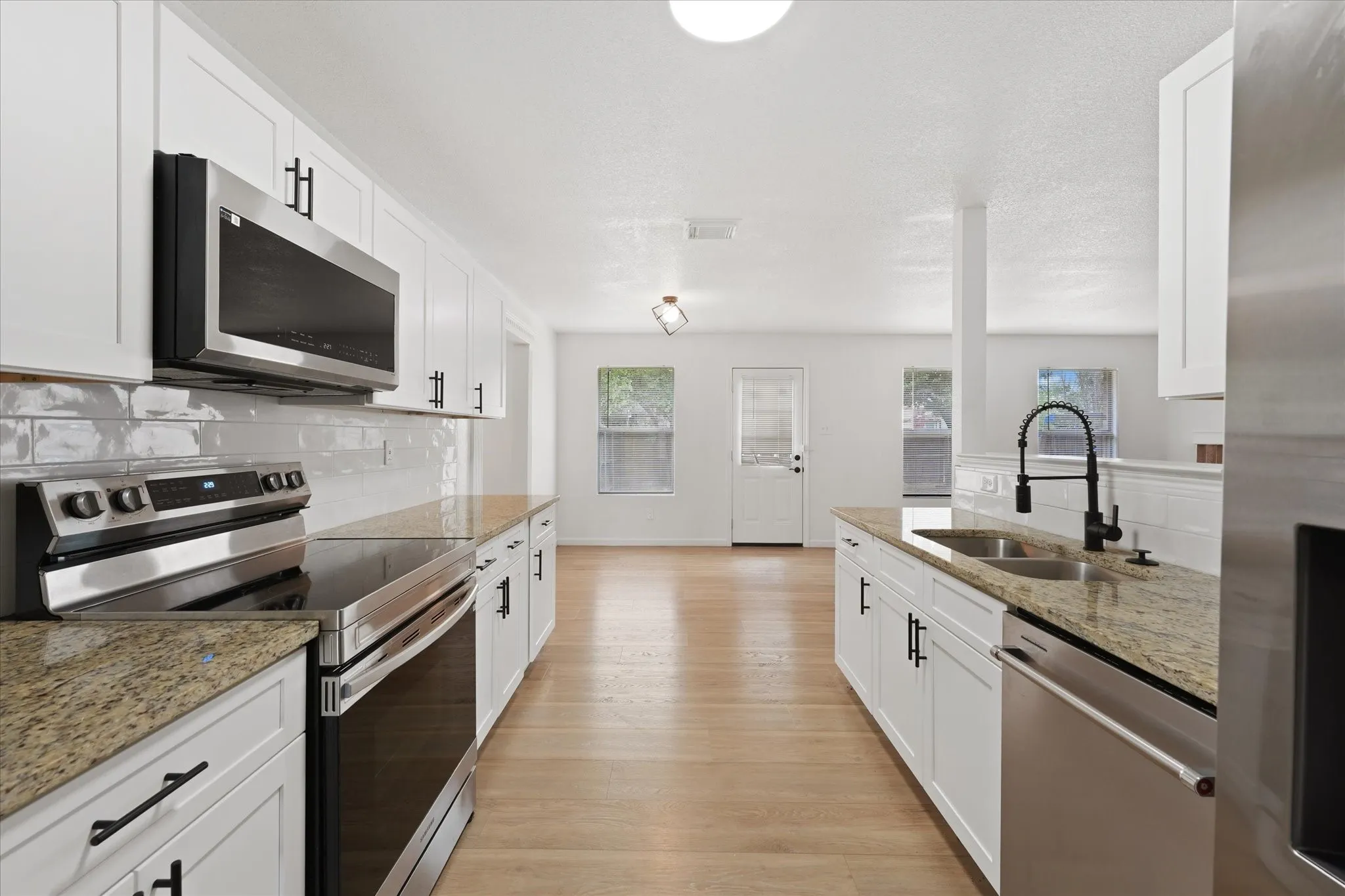 Single Family Residence For Rent in Dallas County , 702 Lowe Drive, Cedar Hill, Texas 75104, 4 Bedroom, 2 Bathroom, Garage spaces, 2,179 Sqft, built in 2001, mls#21341306, Real Estate Agent in Cedar Hill, Homes For Rent in Dallas county, Homes For Rent in Cedar Hill, Realtor in Cedar Hill Texas, Real Estate Brokerage Independent Realty Texas, Luminita Cordes Realtor