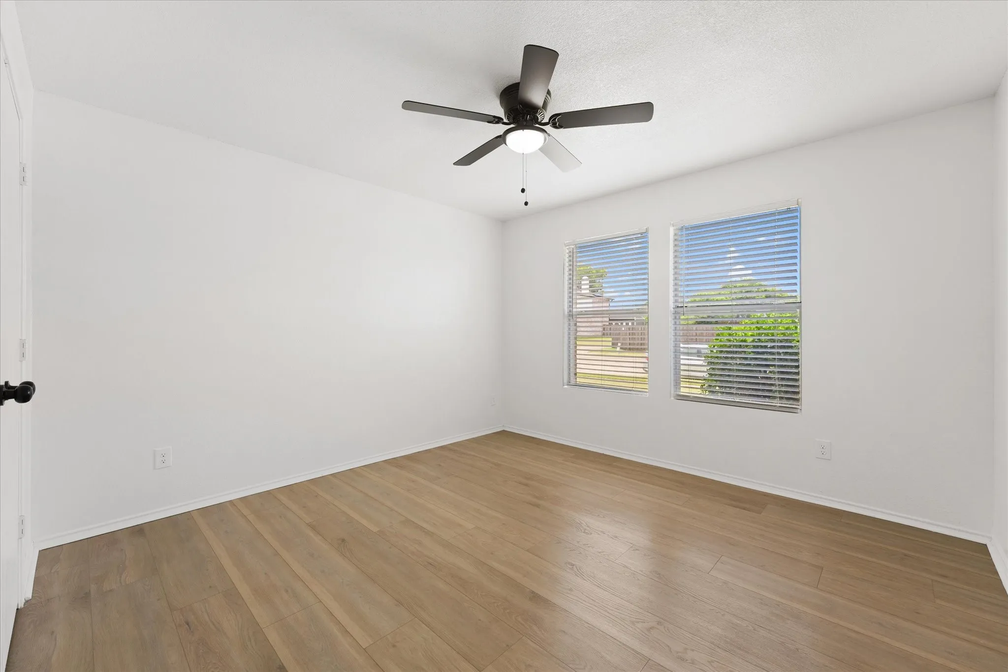 Single Family Residence For Rent in Dallas County , 702 Lowe Drive, Cedar Hill, Texas 75104, 4 Bedroom, 2 Bathroom, Garage spaces, 2,179 Sqft, built in 2001, mls#21341306, Real Estate Agent in Cedar Hill, Homes For Rent in Dallas county, Homes For Rent in Cedar Hill, Realtor in Cedar Hill Texas, Real Estate Brokerage Independent Realty Texas, Luminita Cordes Realtor