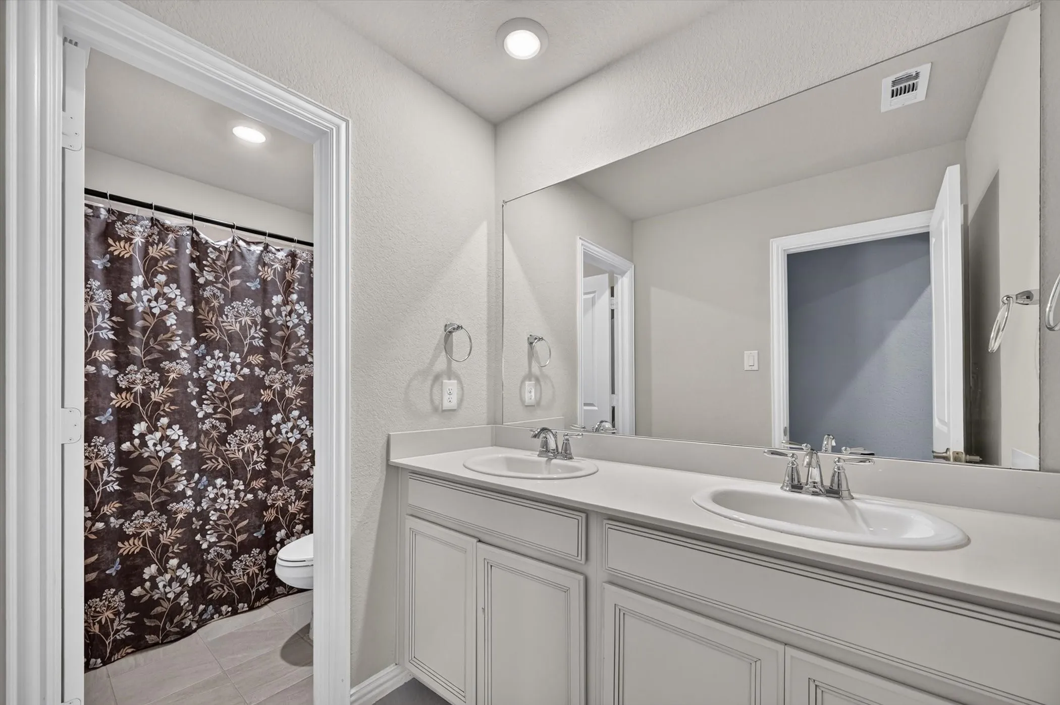 Single Family Residence For Rent in Collin County , 4129 Ranchero Drive, Sachse, Texas 75048, 4 Bedroom, 3 Bathroom, 2 Garage spaces, 2,548 Sqft, built in 2021, mls#21341366, Real Estate Agent in Sachse, Homes For Rent in Collin county, Homes For Rent in Sachse, Realtor in Sachse Texas, Real Estate Brokerage Independent Realty Texas, Luminita Cordes Realtor